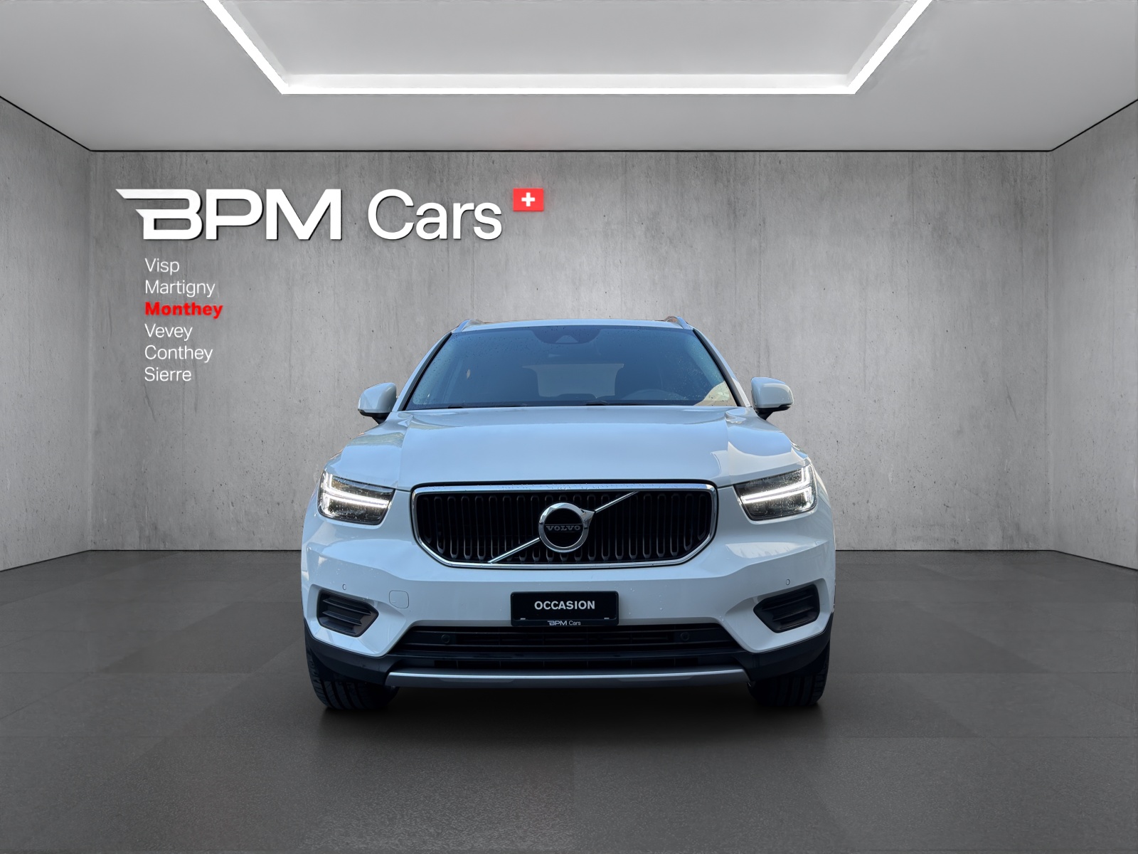 VOLVO XC40 D4 AWD Momentum Geartronic-image-1