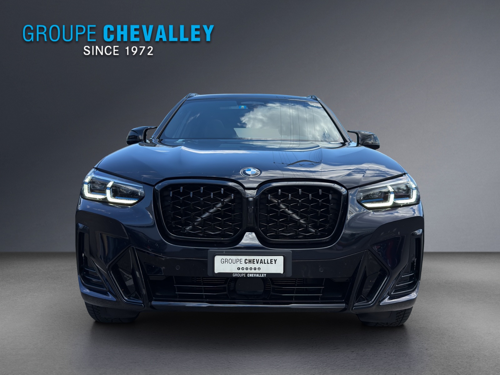 BMW X3 M40i-showroom-element-1