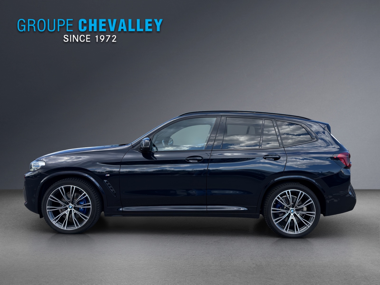 BMW X3 M40i-showroom-element-2