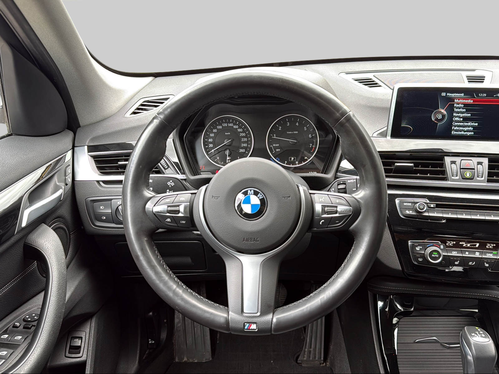 BMW X1 xDrive 20i xLine Steptronic-image-7