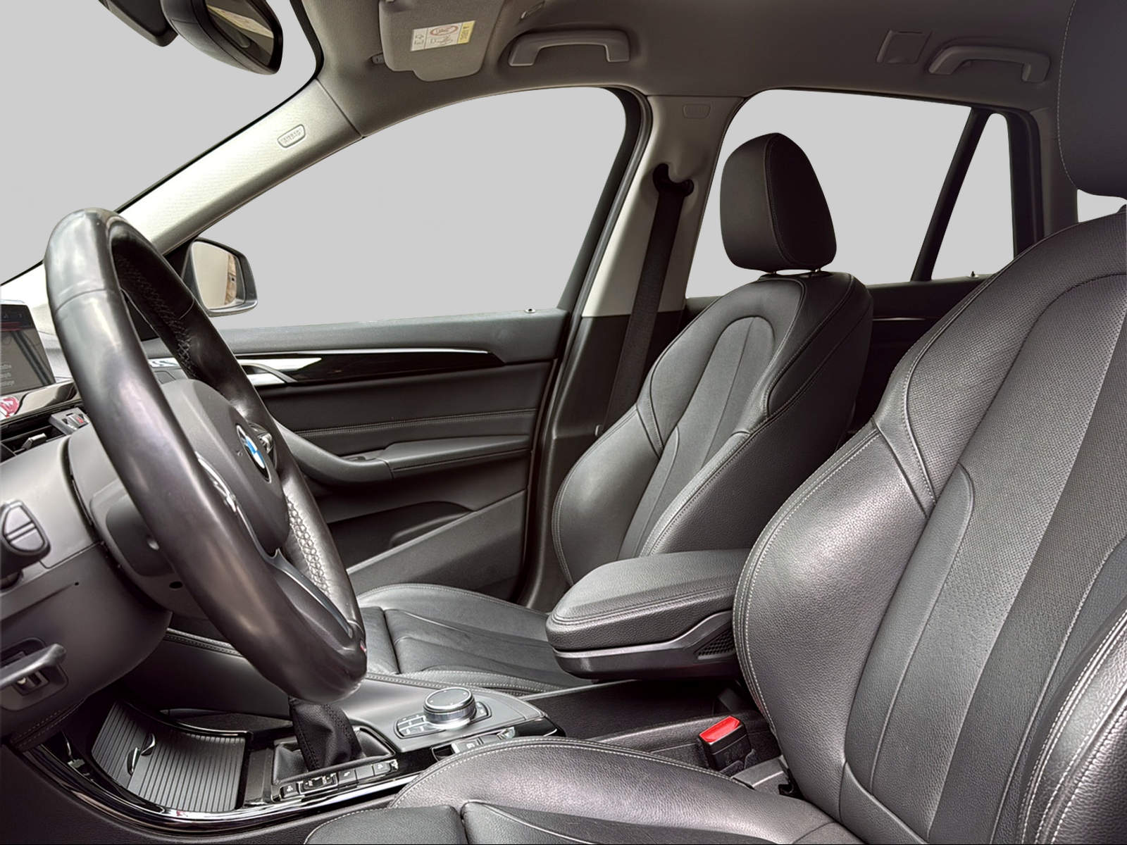 BMW X1 xDrive 20i xLine Steptronic-image-5