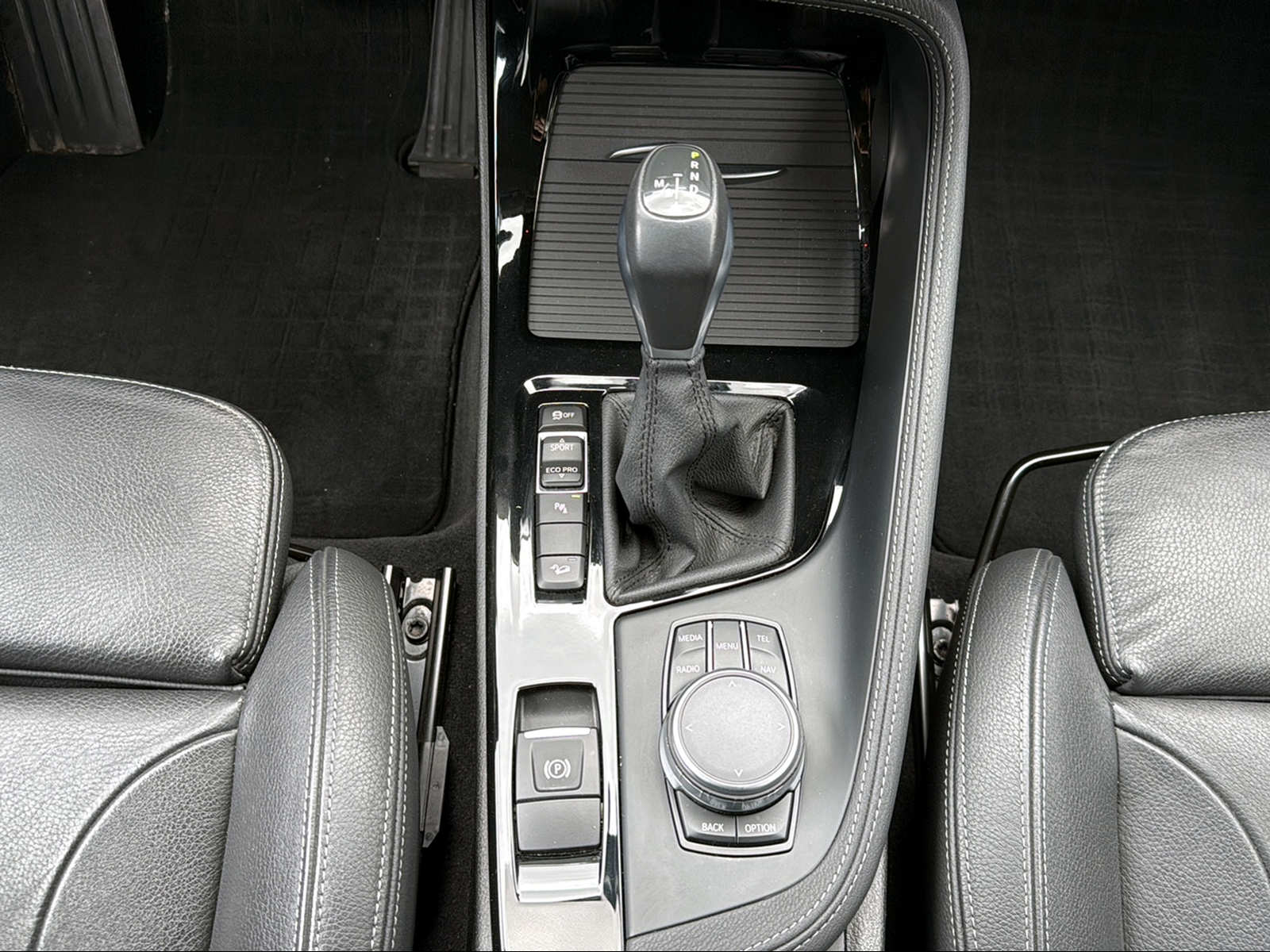 BMW X1 xDrive 20i xLine Steptronic-image-9