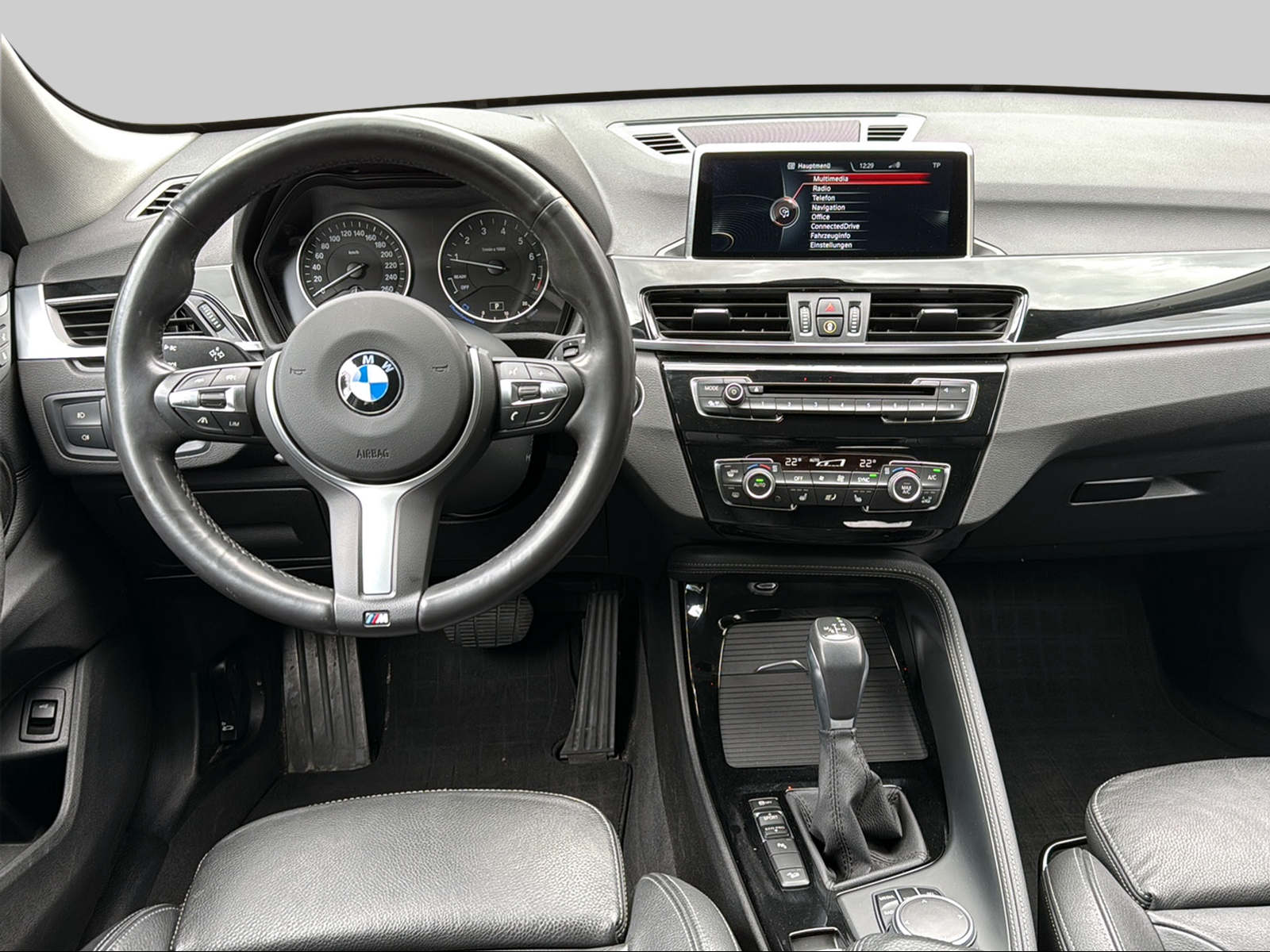BMW X1 xDrive 20i xLine Steptronic-image-6