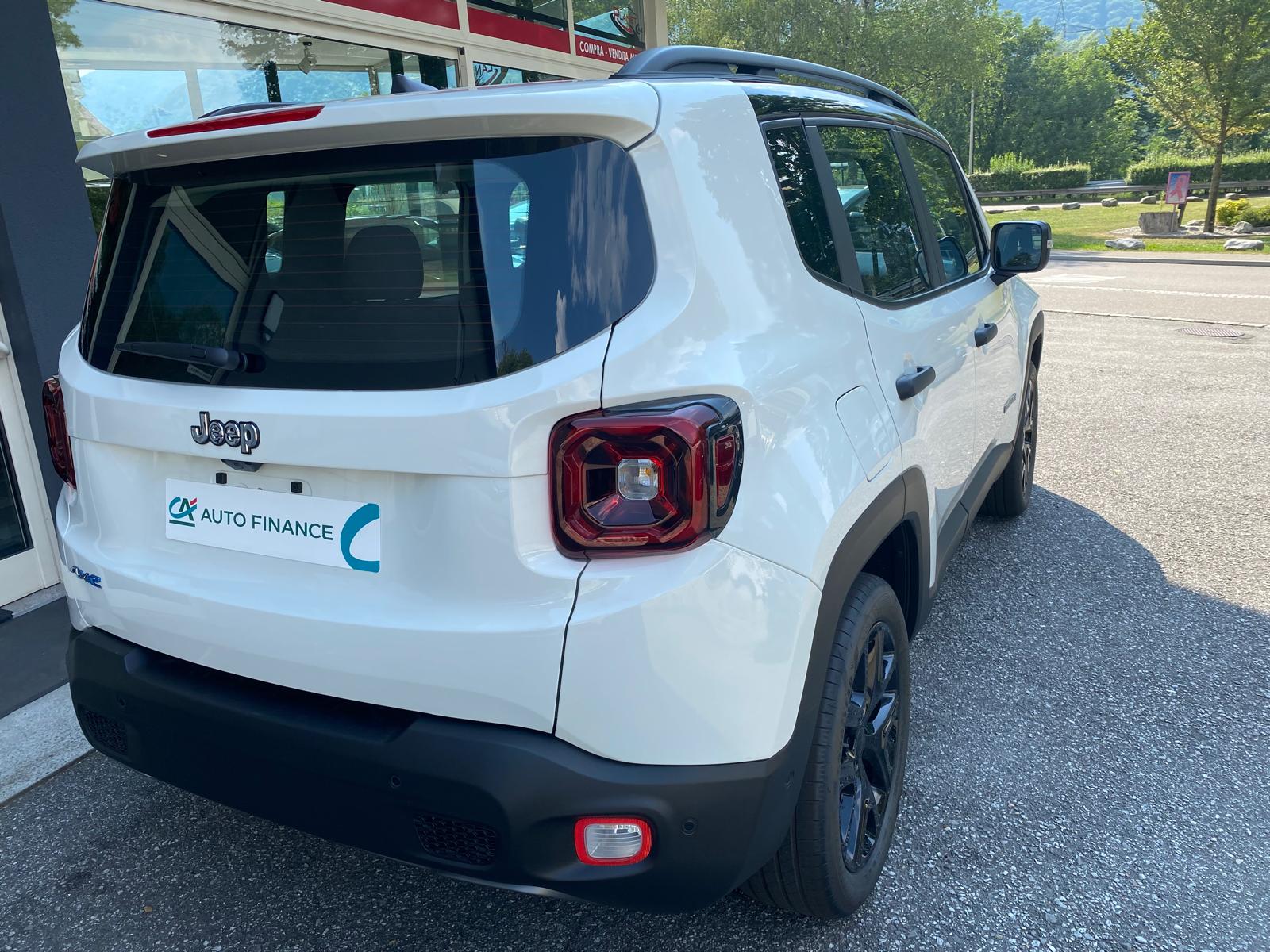 JEEP Renegade 1.3 T PHEV Summit Sky AWD-image-2