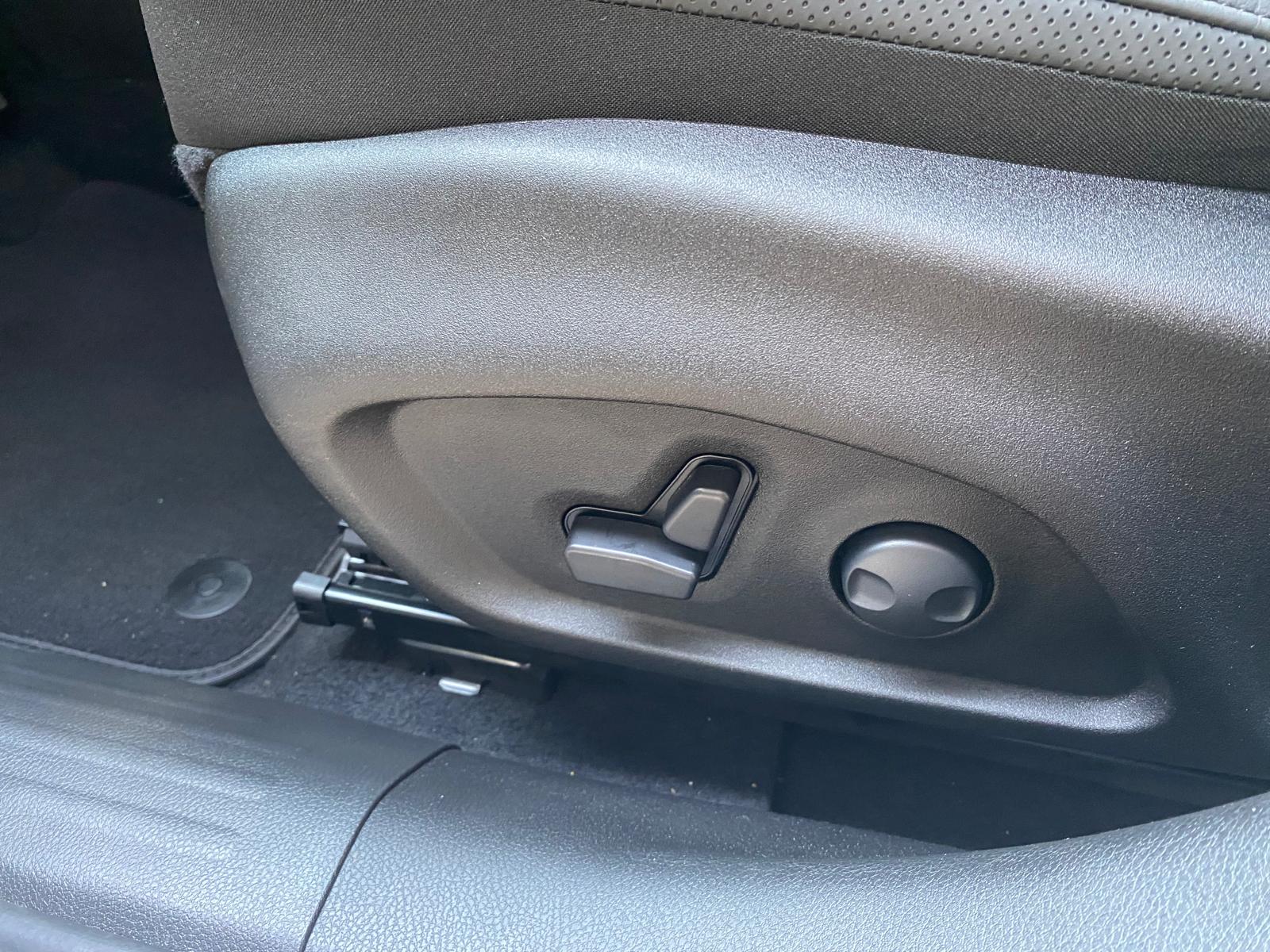 JEEP Renegade 1.3 T PHEV Summit Sky AWD-image-18