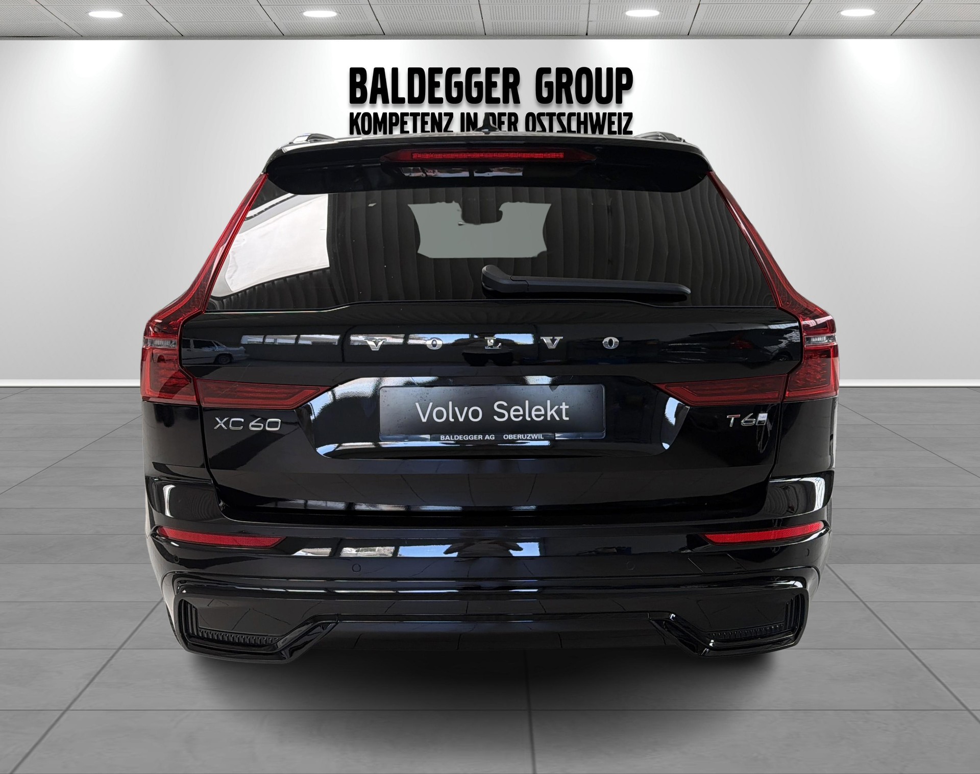 VOLVO XC60 2.0 T6 TE Plus Dark eAWD-image-4