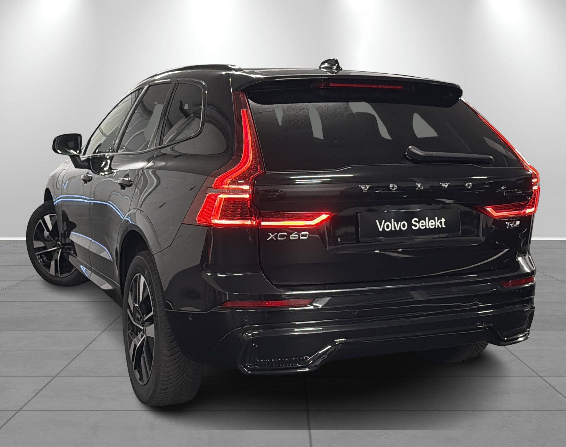 VOLVO XC60 2.0 T6 TE Plus Dark eAWD-image-1
