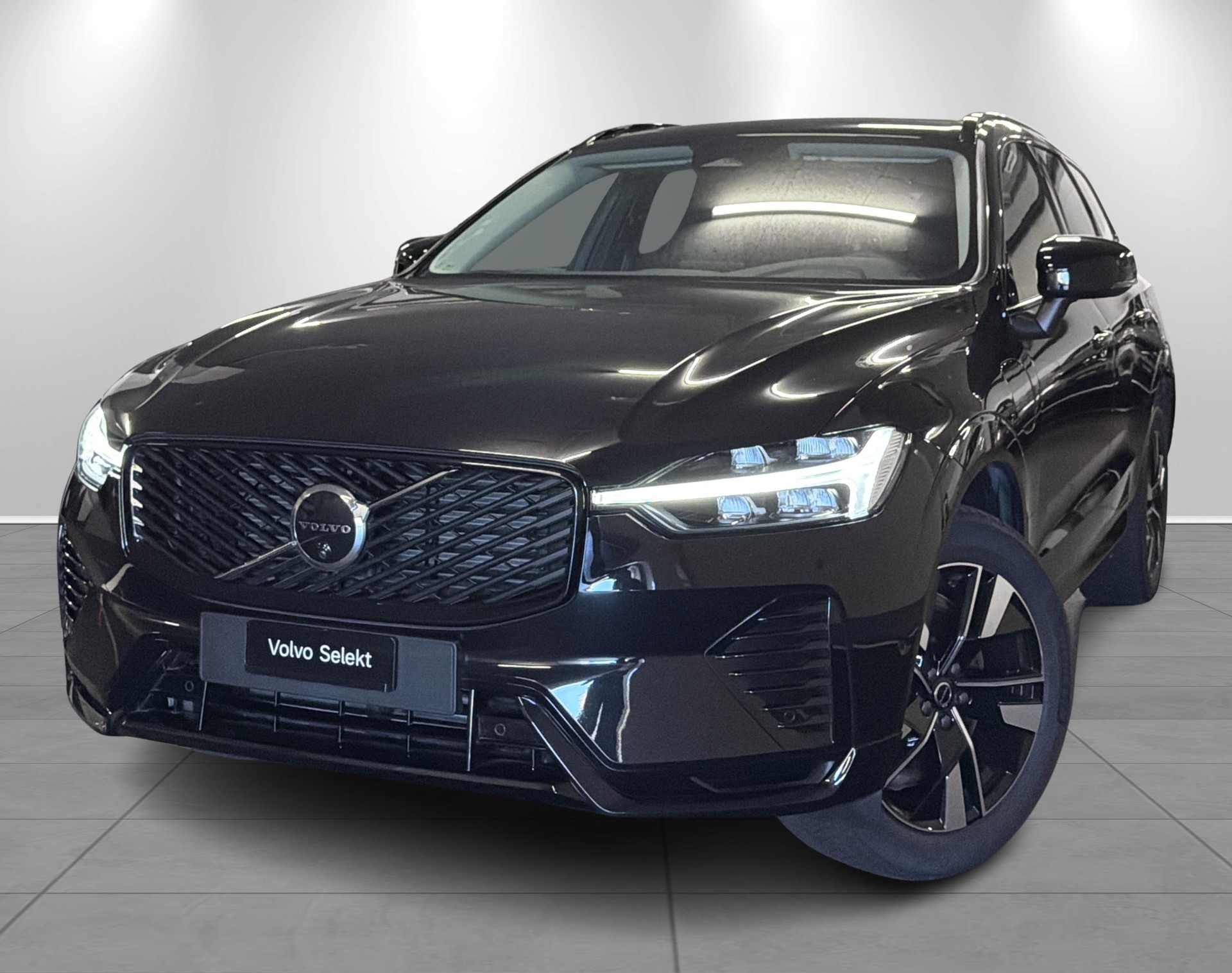 VOLVO XC60 2.0 T6 TE Plus Dark eAWD-image-0