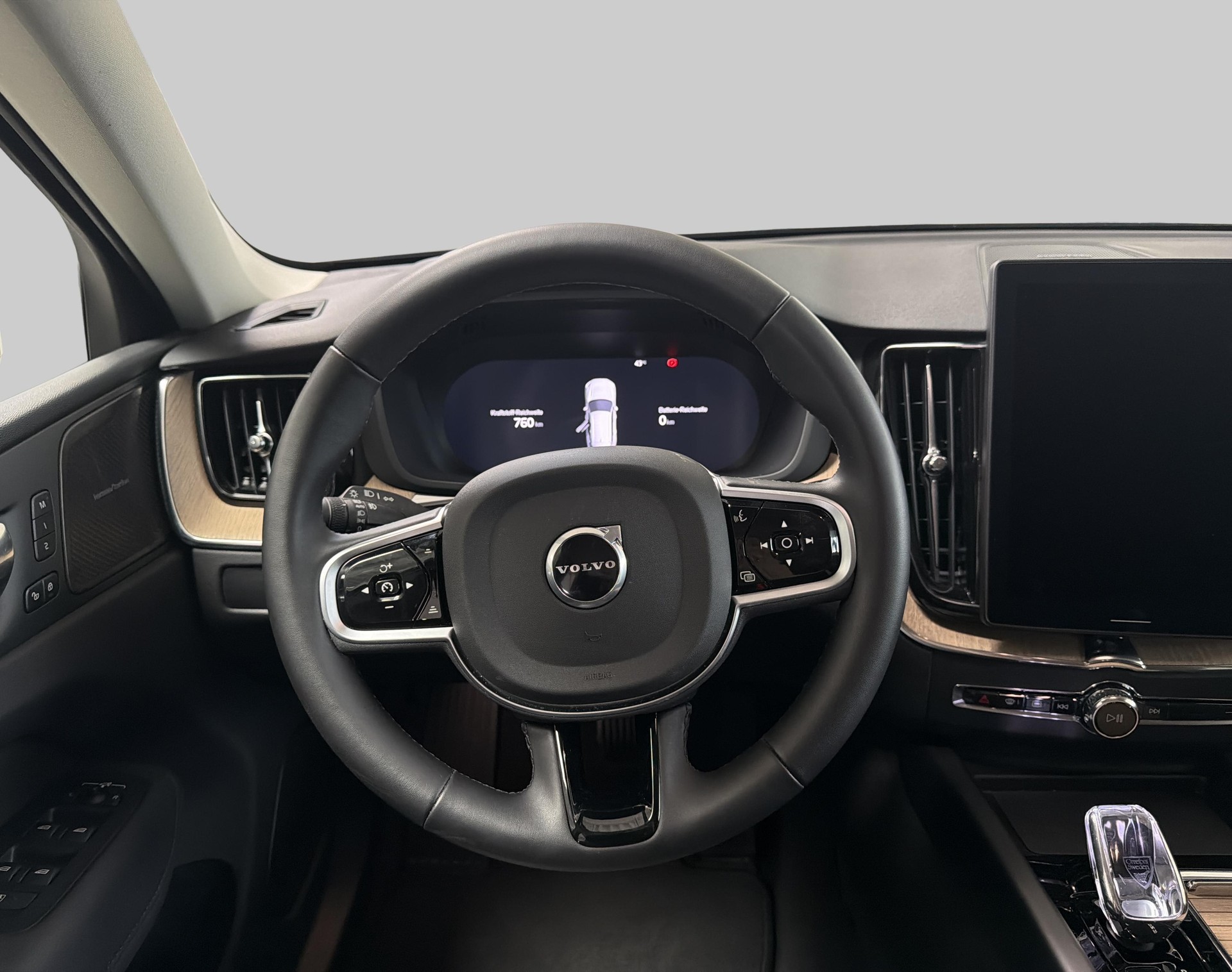 VOLVO XC60 2.0 T6 TE Plus Dark eAWD-image-10