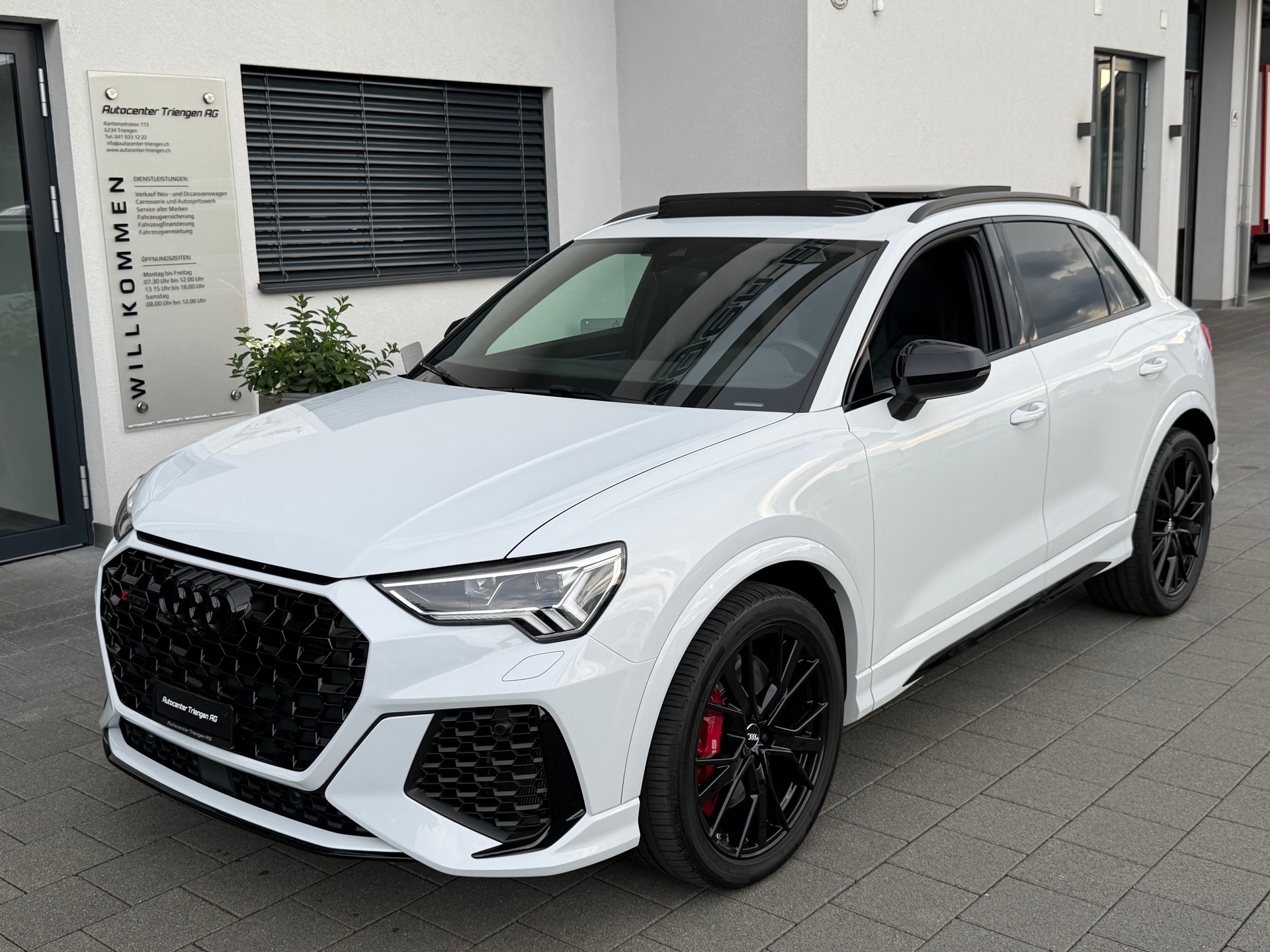 AUDI RS Q3 2.5 TFSI quattro S tronic-image-0