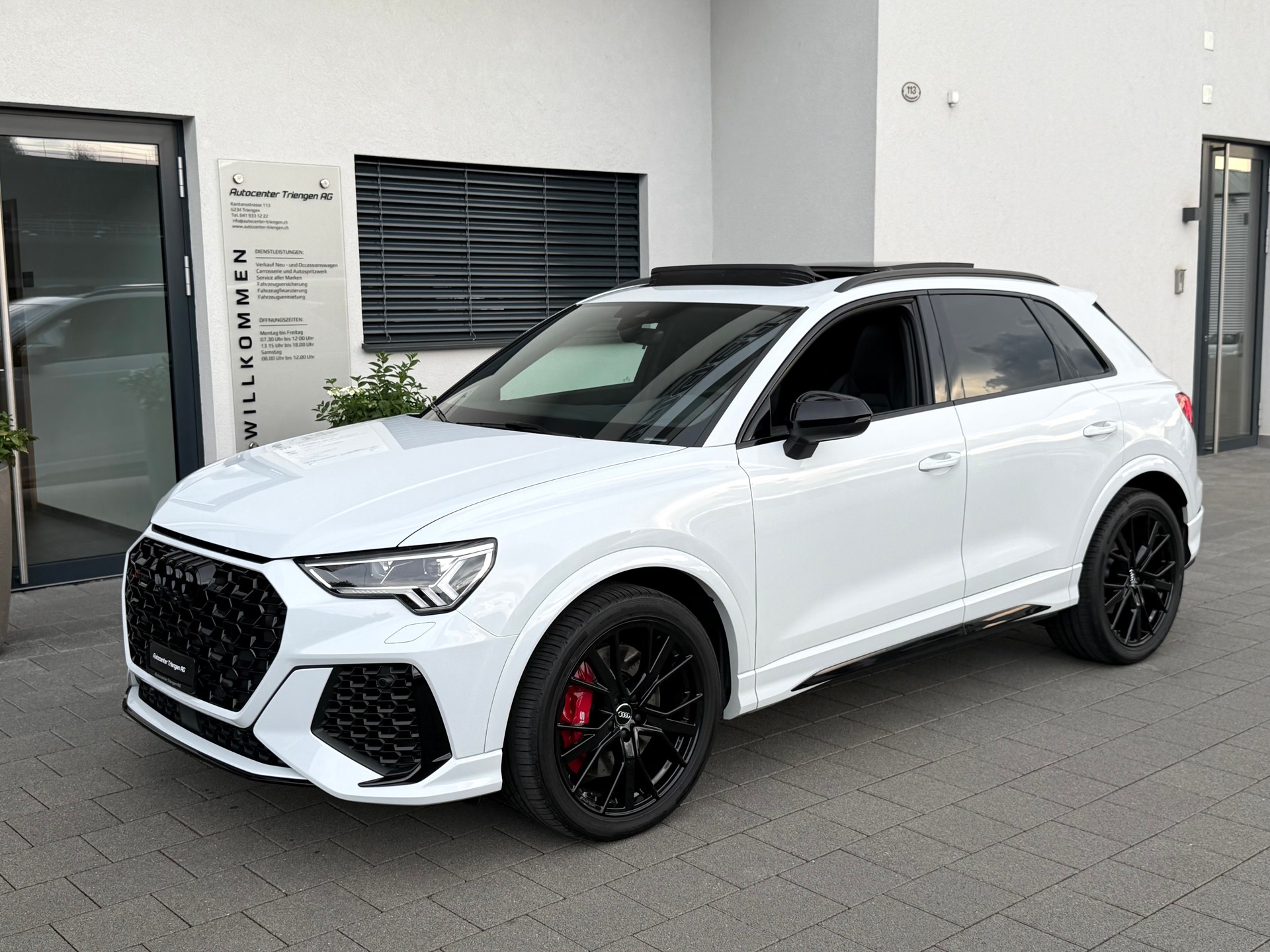 AUDI RS Q3 2.5 TFSI quattro S tronic-image-1