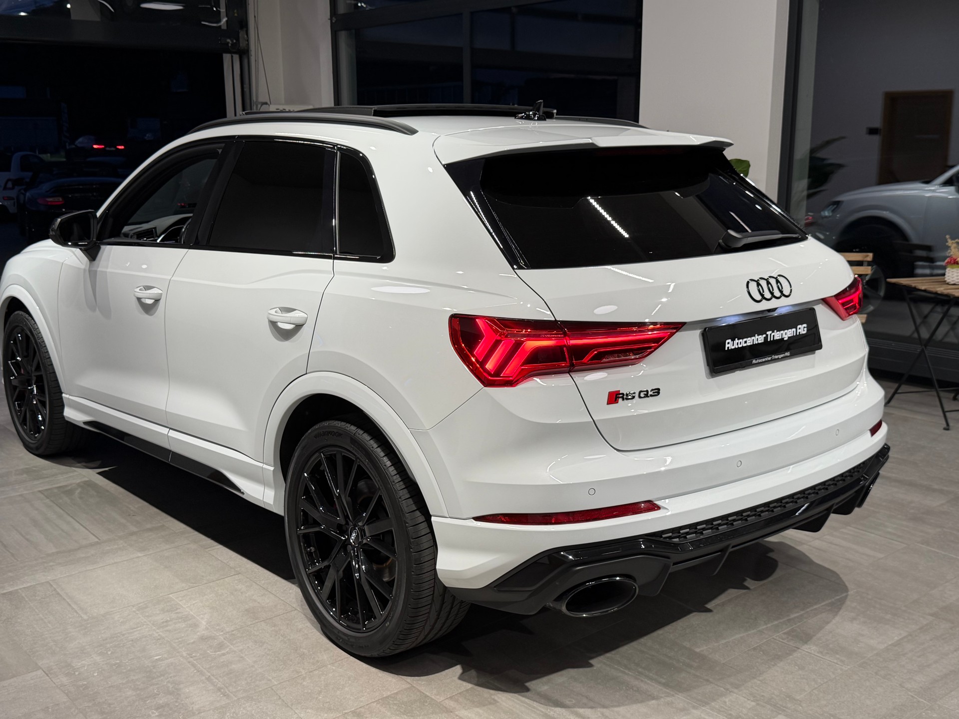 AUDI RS Q3 2.5 TFSI quattro S tronic-image-7