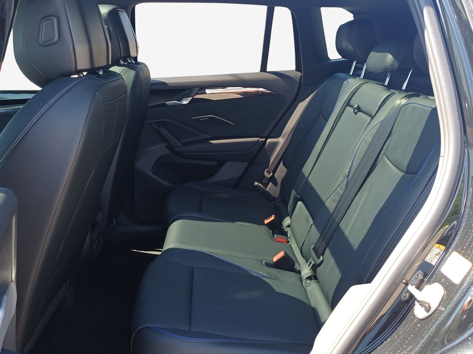 VW Tiguan R-Line Plus 2.0TSI 265PS 4M-image-10
