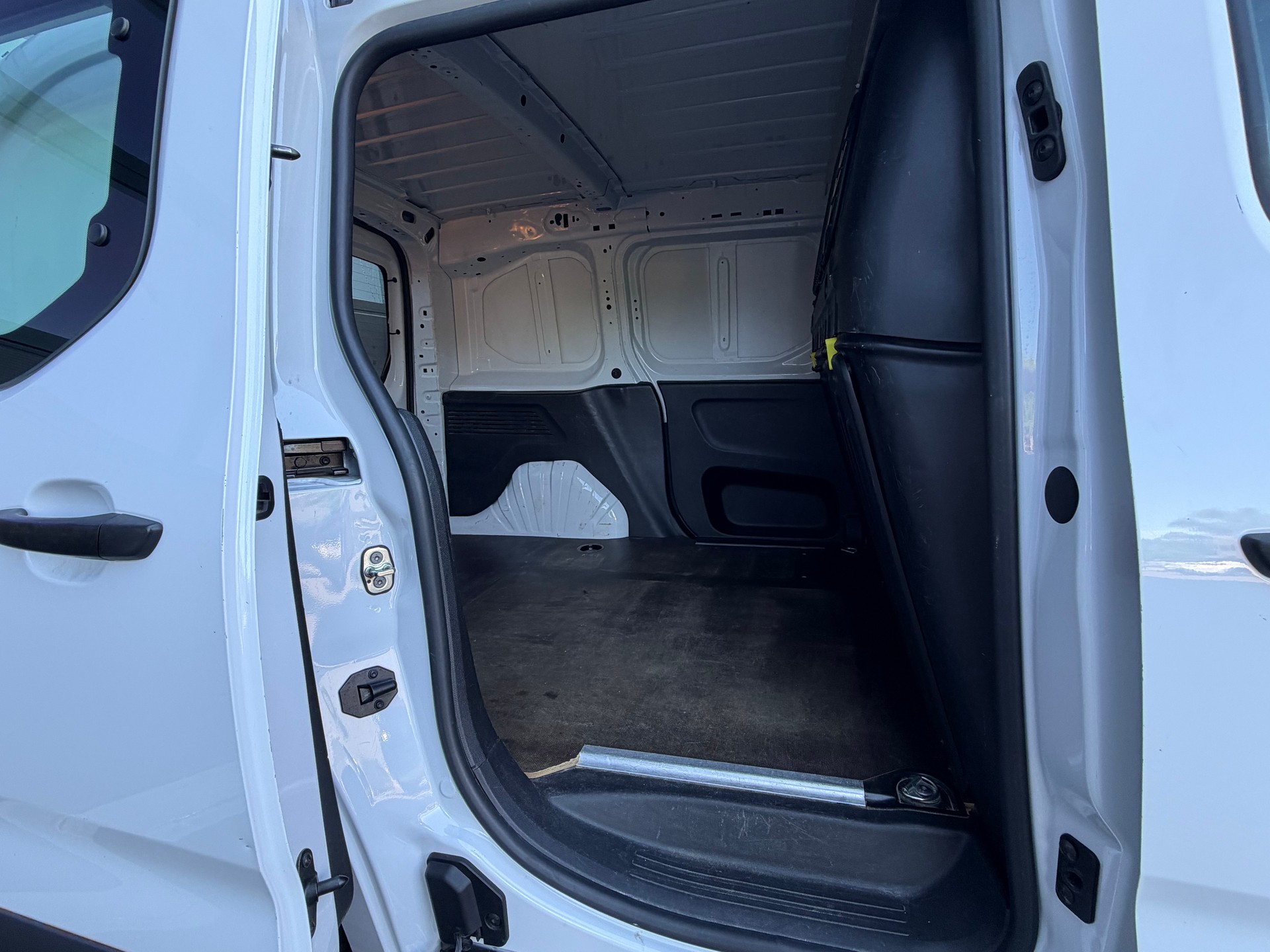 PEUGEOT Partner 1.5 Blue HDi s/s Premium 650kg-image-9