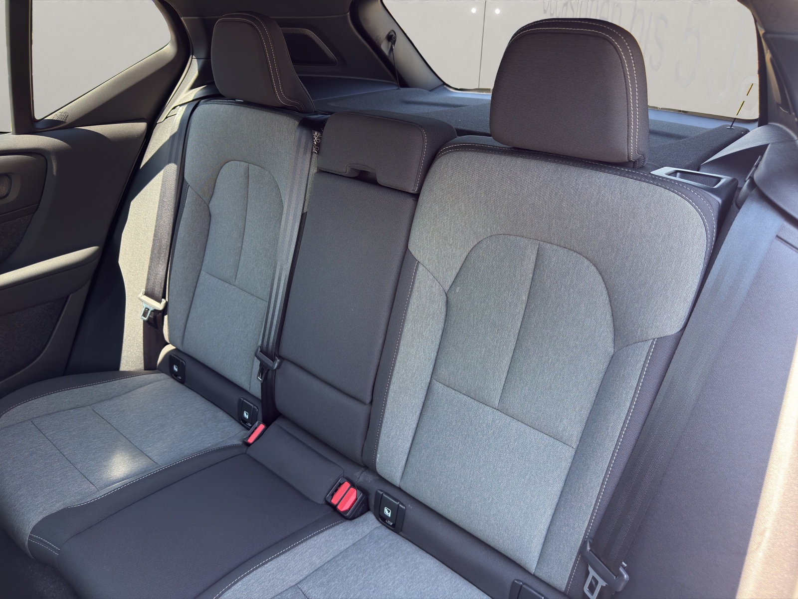 VOLVO XC40 2.0 B4 MH Plus Dark-image-11
