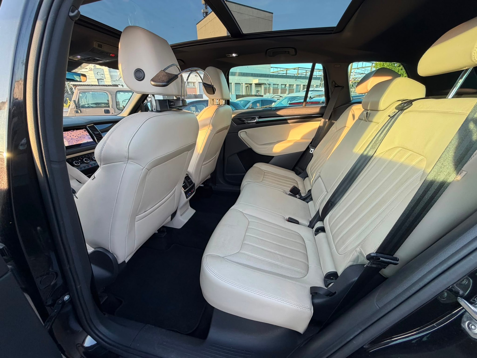 SKODA Kodiaq 2.0 TSI 4x4 L&K garantie 2 ans FULL OPTIONS 🇨🇭-image-20