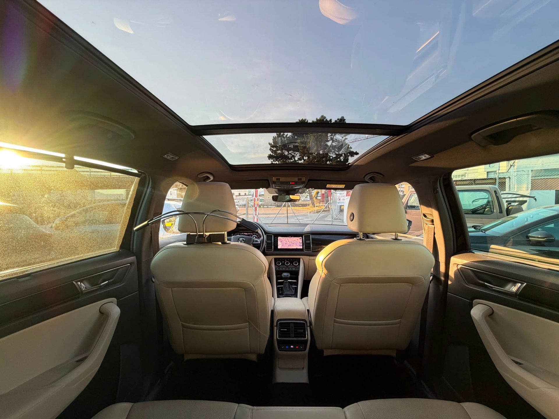 SKODA Kodiaq 2.0 TSI 4x4 L&K garantie 2 ans FULL OPTIONS 🇨🇭-image-27