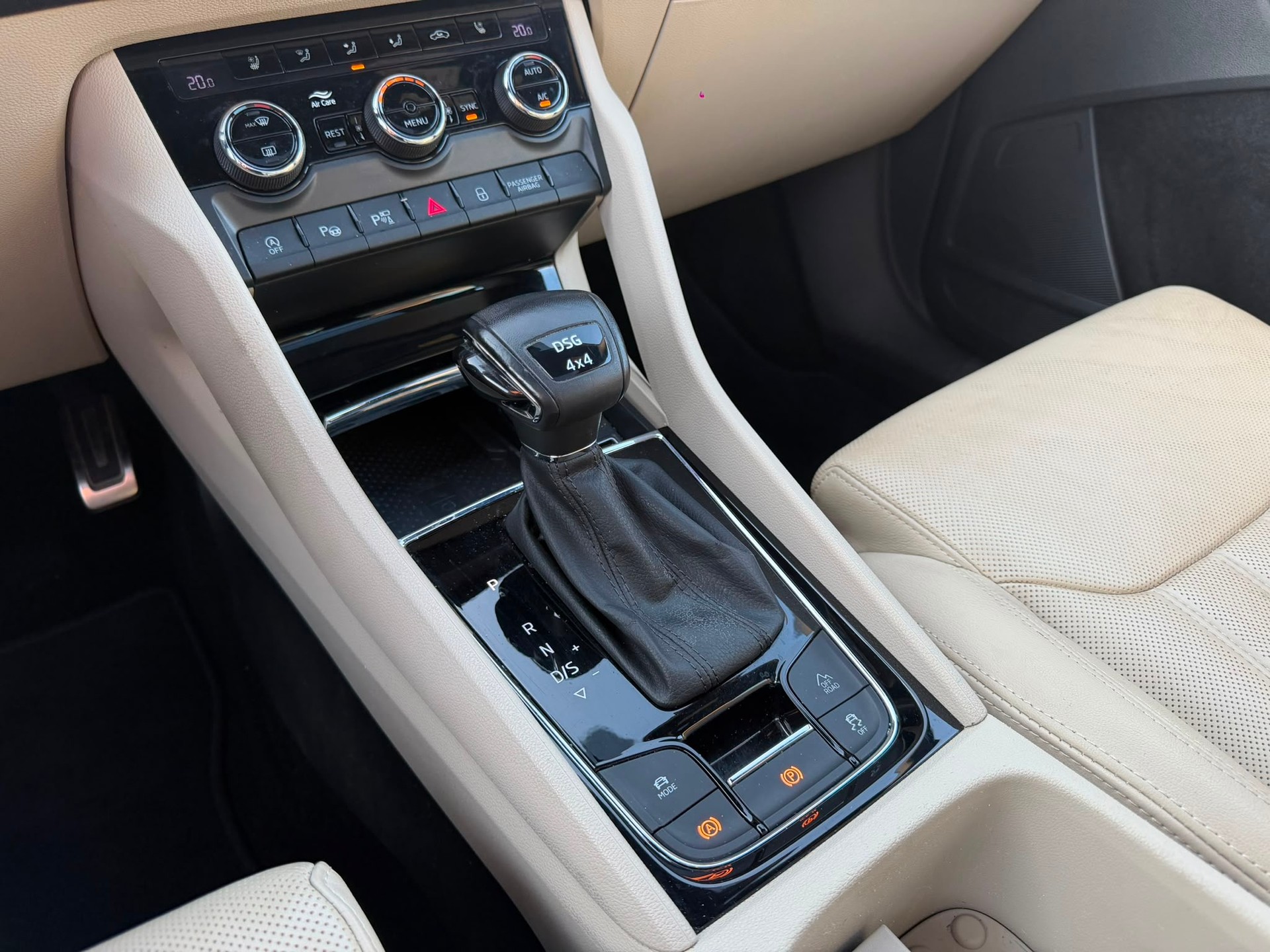 SKODA Kodiaq 2.0 TSI 4x4 L&K garantie 2 ans FULL OPTIONS 🇨🇭-image-16