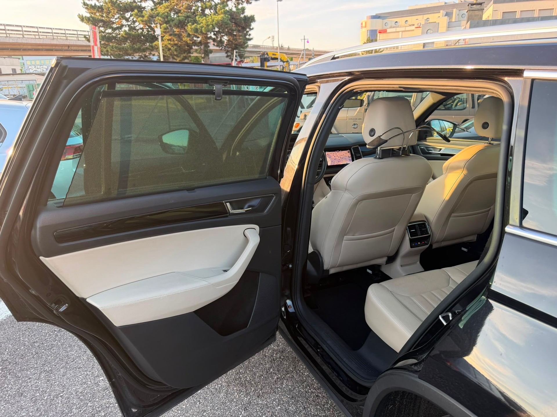 SKODA Kodiaq 2.0 TSI 4x4 L&K garantie 2 ans FULL OPTIONS 🇨🇭-image-22