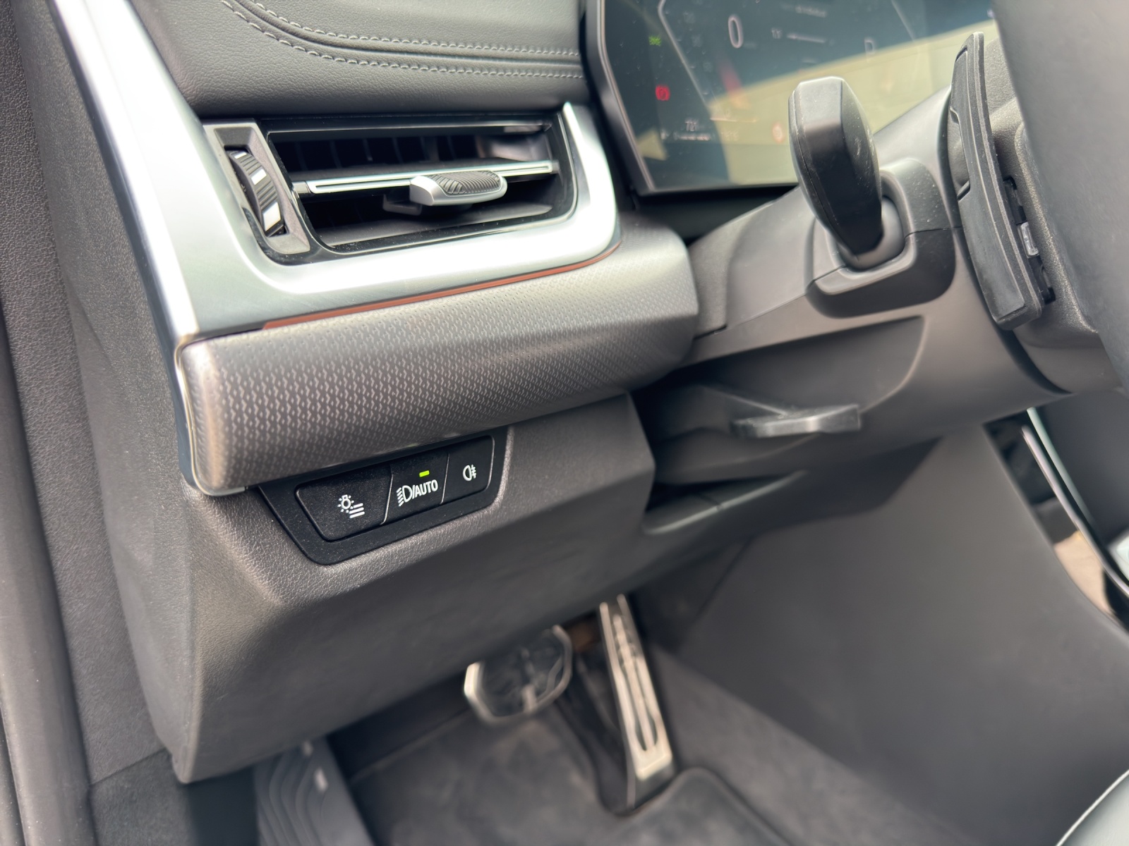 BMW X1 23i xDrive M Sportpaket-image-13