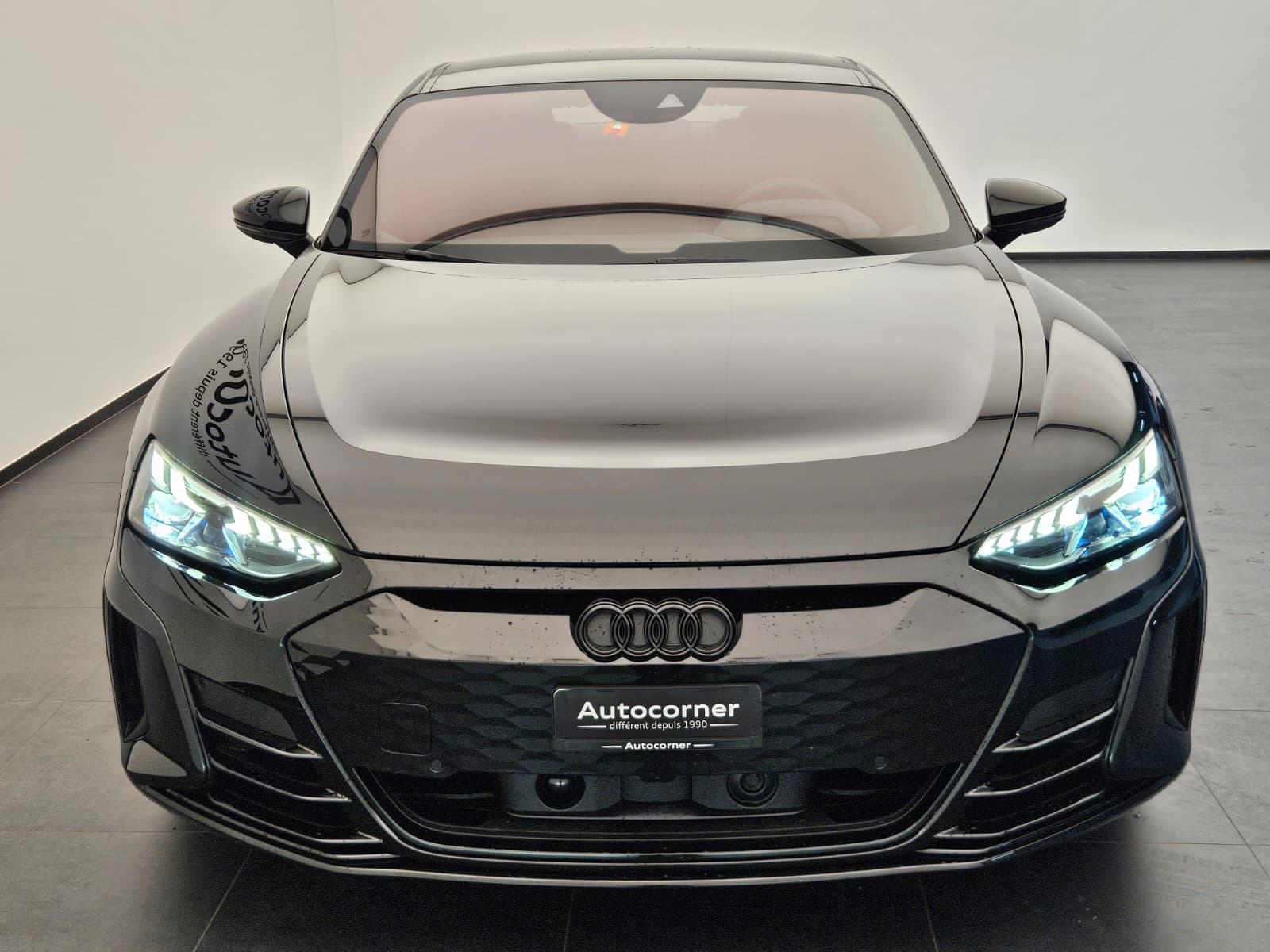 AUDI RS e-tron GT quattro-showroom-element-3
