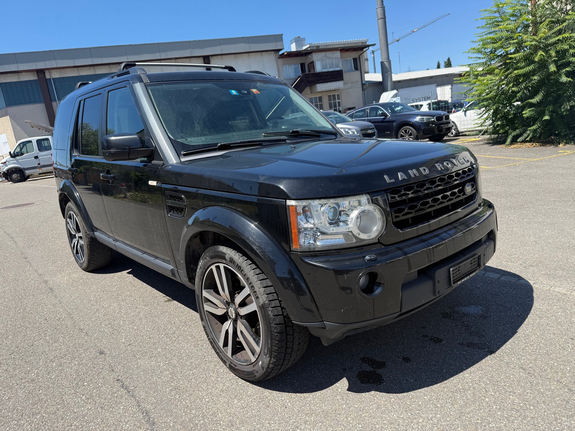 LAND ROVER Discovery 3.0 TDV6 S Automatic-image-3