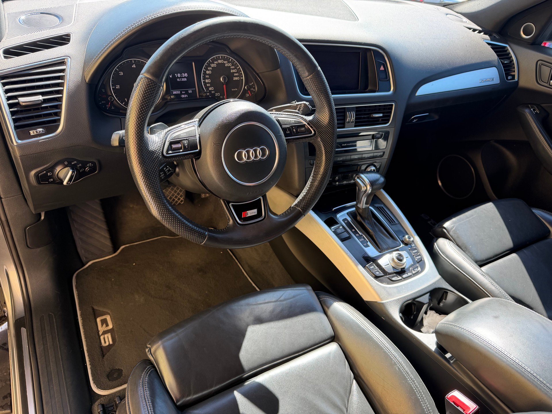AUDI Q5 3.0 TDI quattro S-tronic-image-7