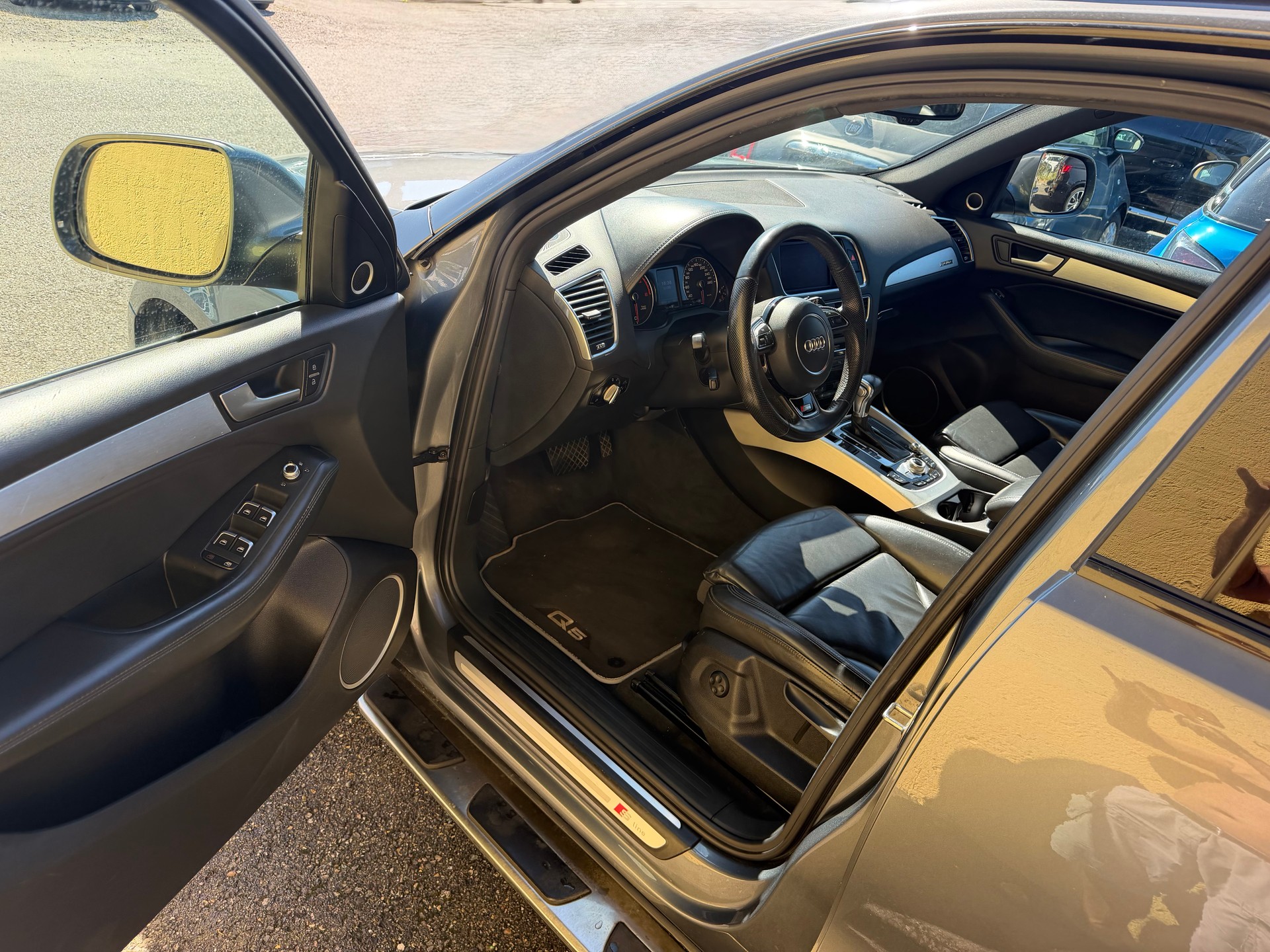 AUDI Q5 3.0 TDI quattro S-tronic-image-6