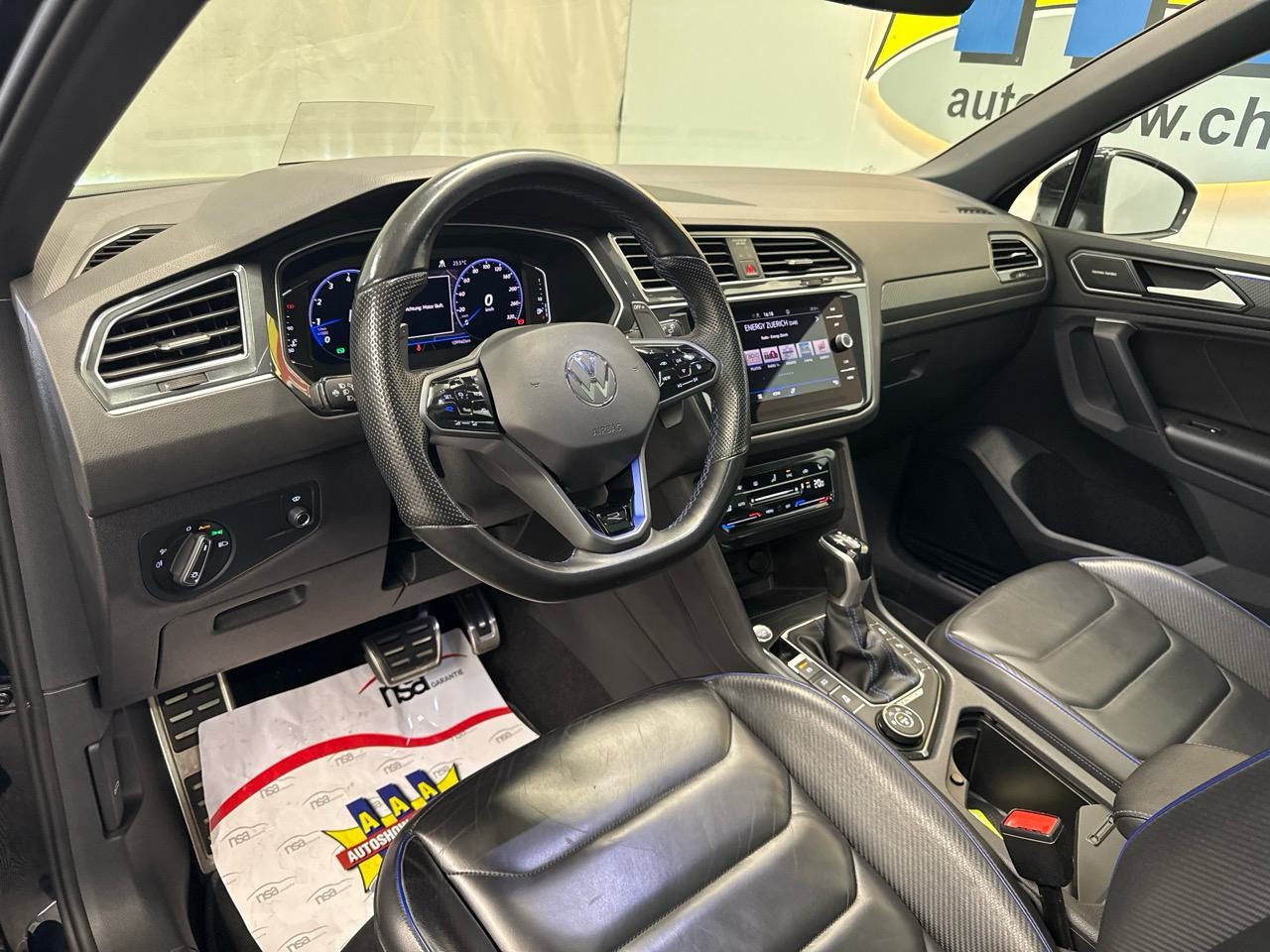 VW Tiguan 2.0TSI R 4Motion DSG-showroom-element-2