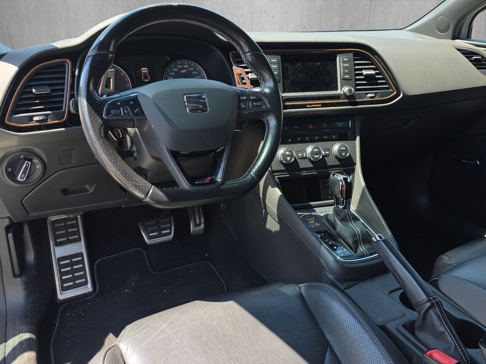 SEAT Leon 2.0 TSI Cupra 290 DSG-image-8