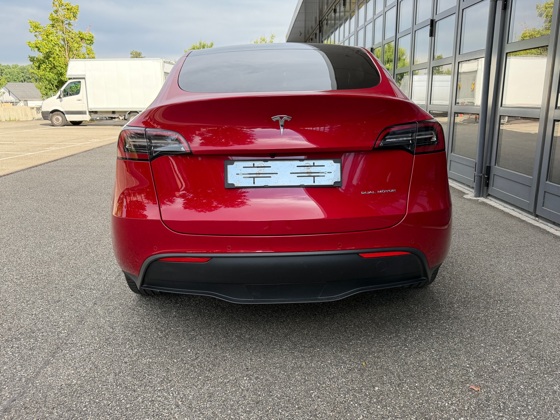 TESLA Long Range AWD-image-4