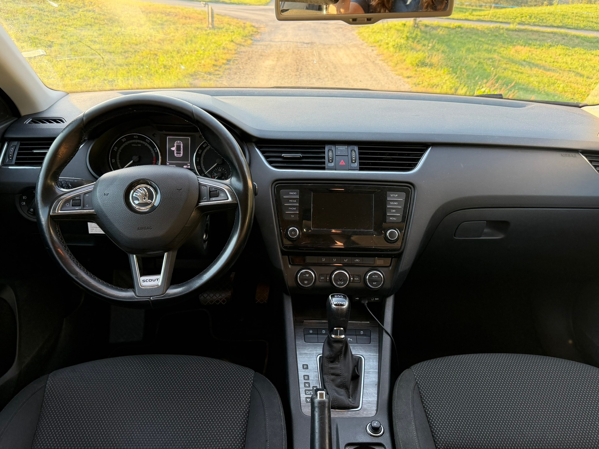 SKODA 1.8 TSI 180 4x4 DSG-image-4