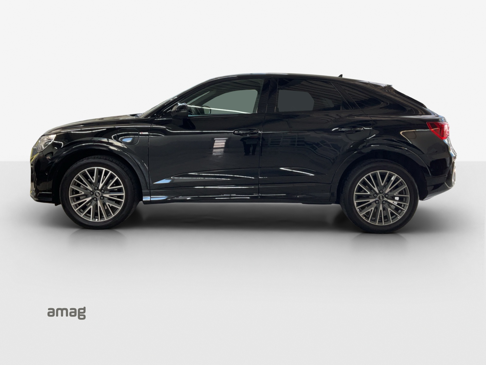 AUDI Q3 Sportback 45 TFSI e S line Attraction S-tronic-image-1