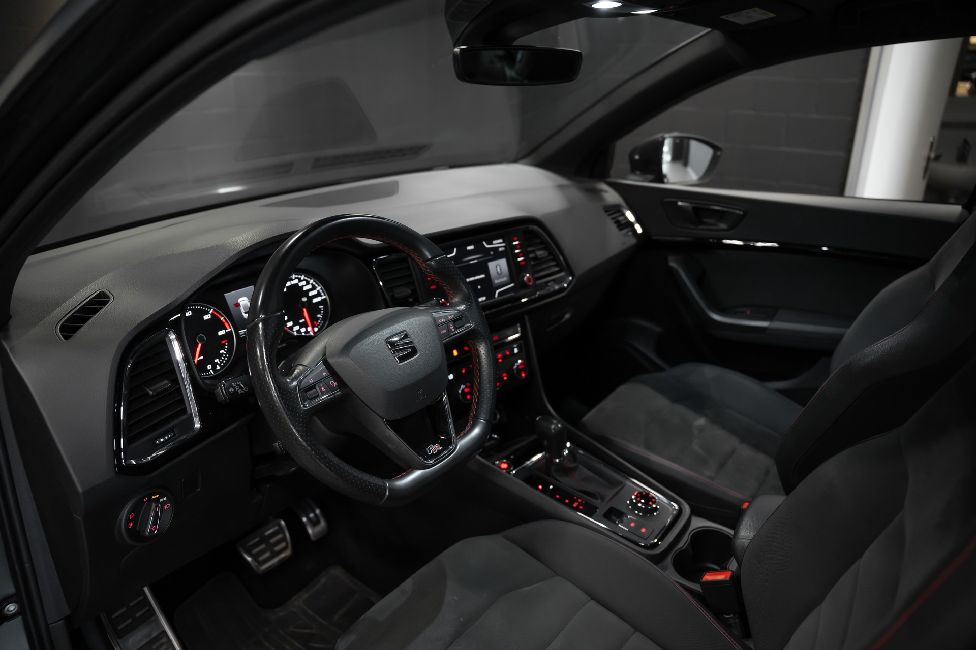 SEAT Ateca 2.0 TDI CR FR 4Drive DSG / CH Fahrzeug / Vollausstattung / 1. Hand / 8 Räder / Top Gepflegt-image-6