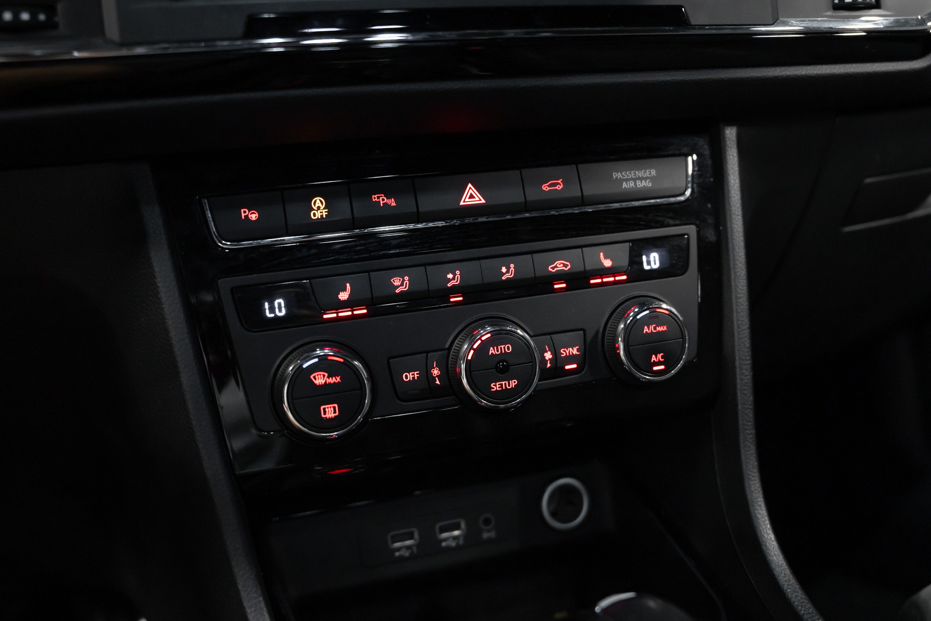 SEAT Ateca 2.0 TDI CR FR 4Drive DSG / CH Fahrzeug / Vollausstattung / 1. Hand / 8 Räder / Top Gepflegt-image-9