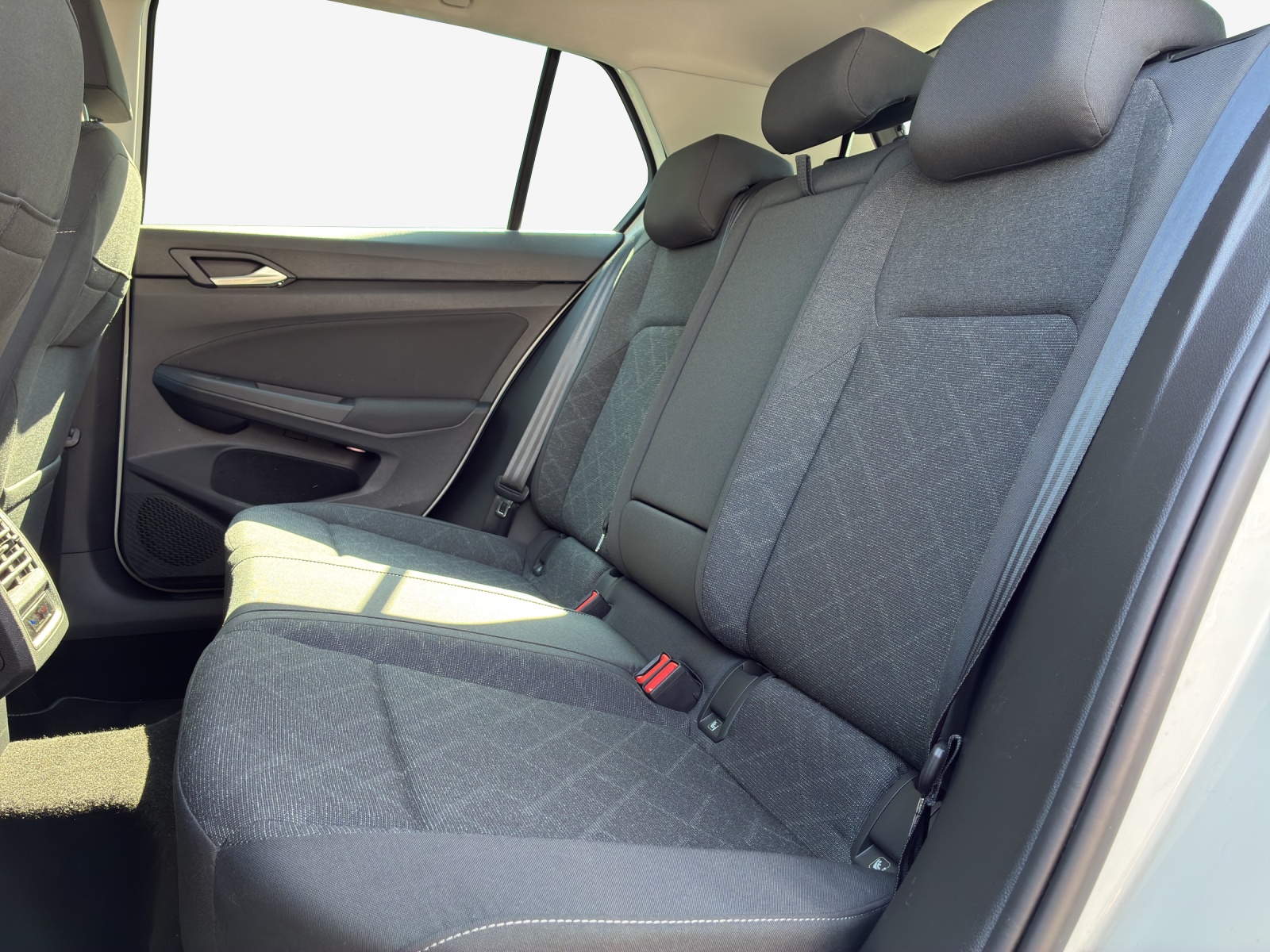 VW Golf 1.0 eTSI mHEV ACTLife DSG-image-11