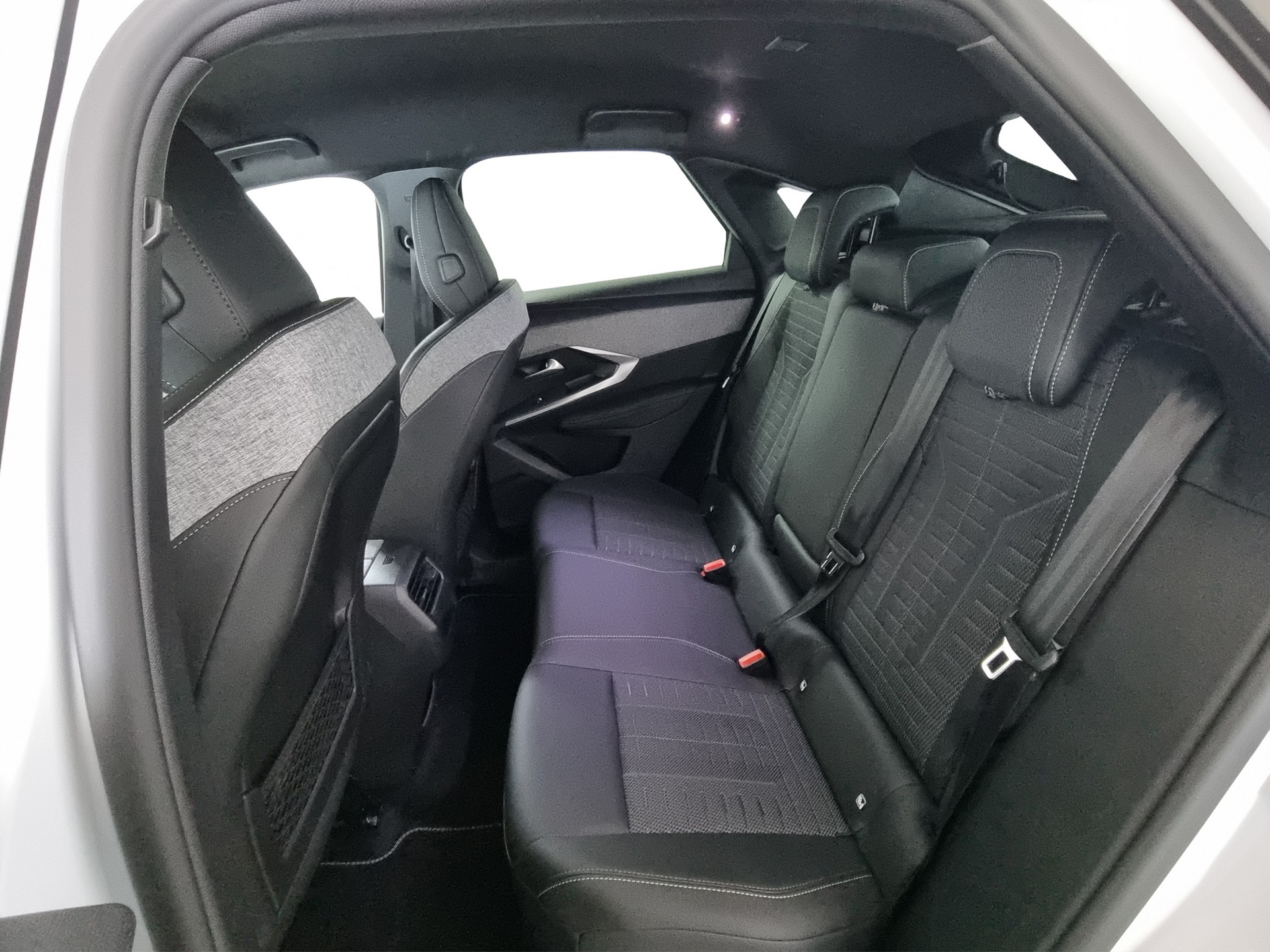 PEUGEOT 3008 145 Hybrid GT Automat-image-6