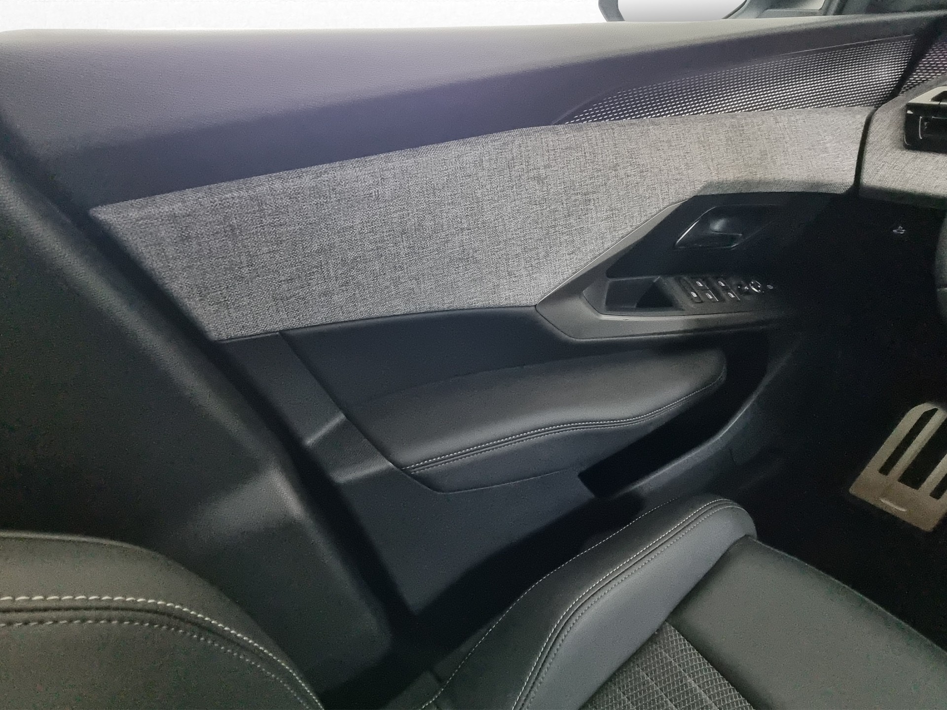 PEUGEOT 3008 145 Hybrid GT Automat-image-11