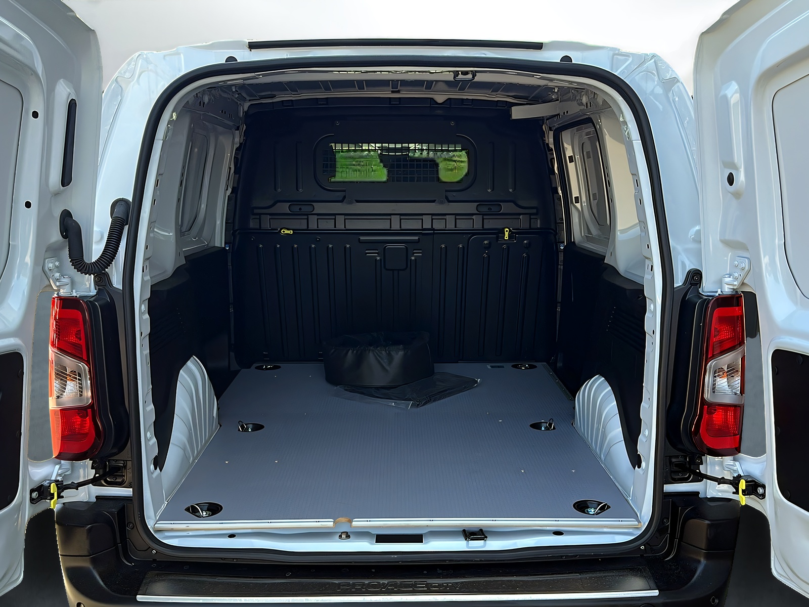 TOYOTA Proace City Van EV 50 kWh Active Medium-image-10