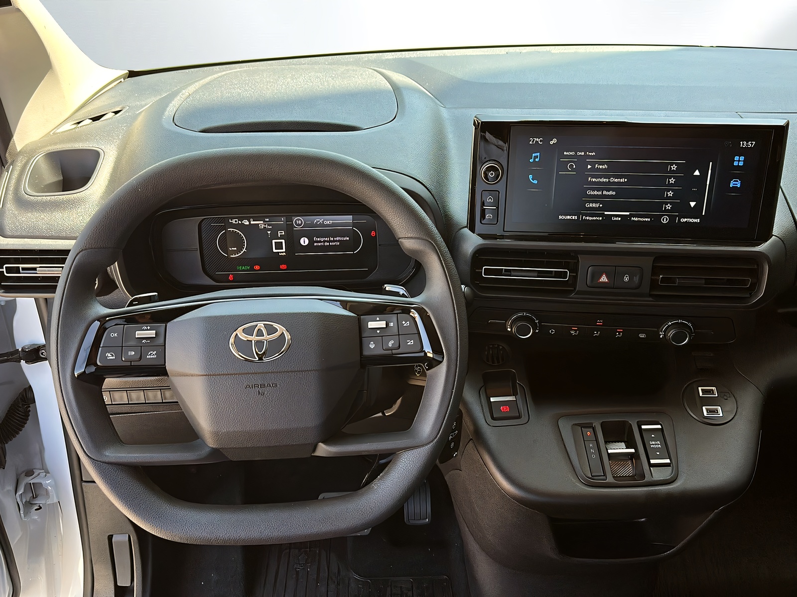 TOYOTA Proace City Van EV 50 kWh Active Medium-image-5
