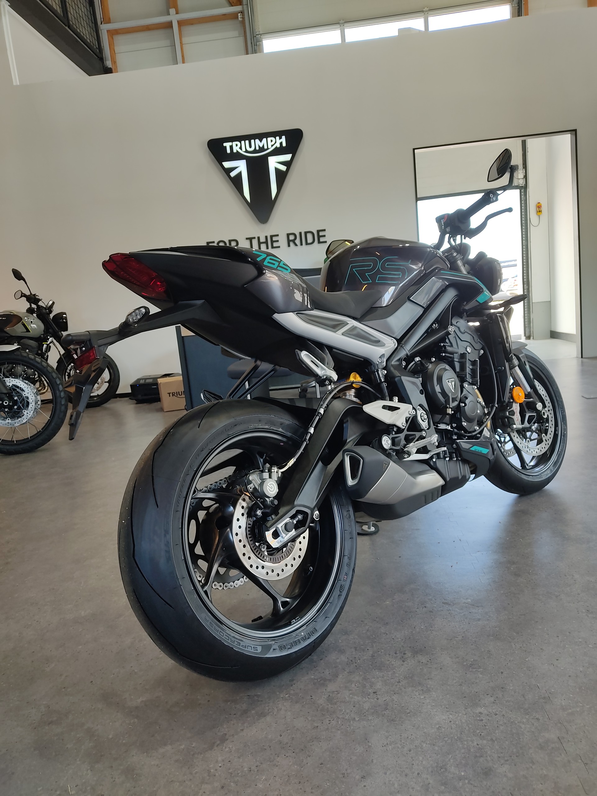 TRIUMPH Street Triple 765 RS-showroom-element-2