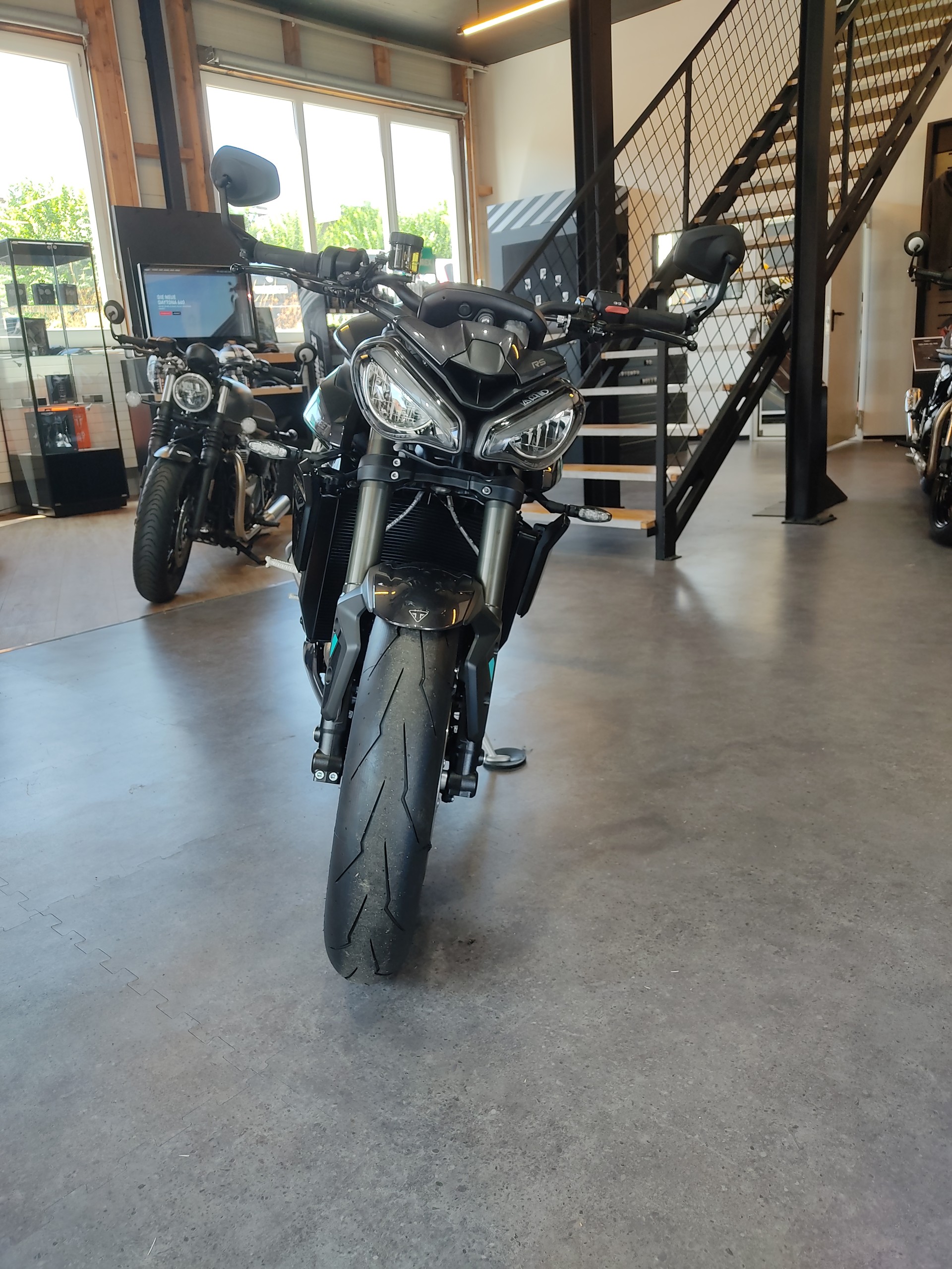 TRIUMPH Street Triple 765 RS-showroom-element-3