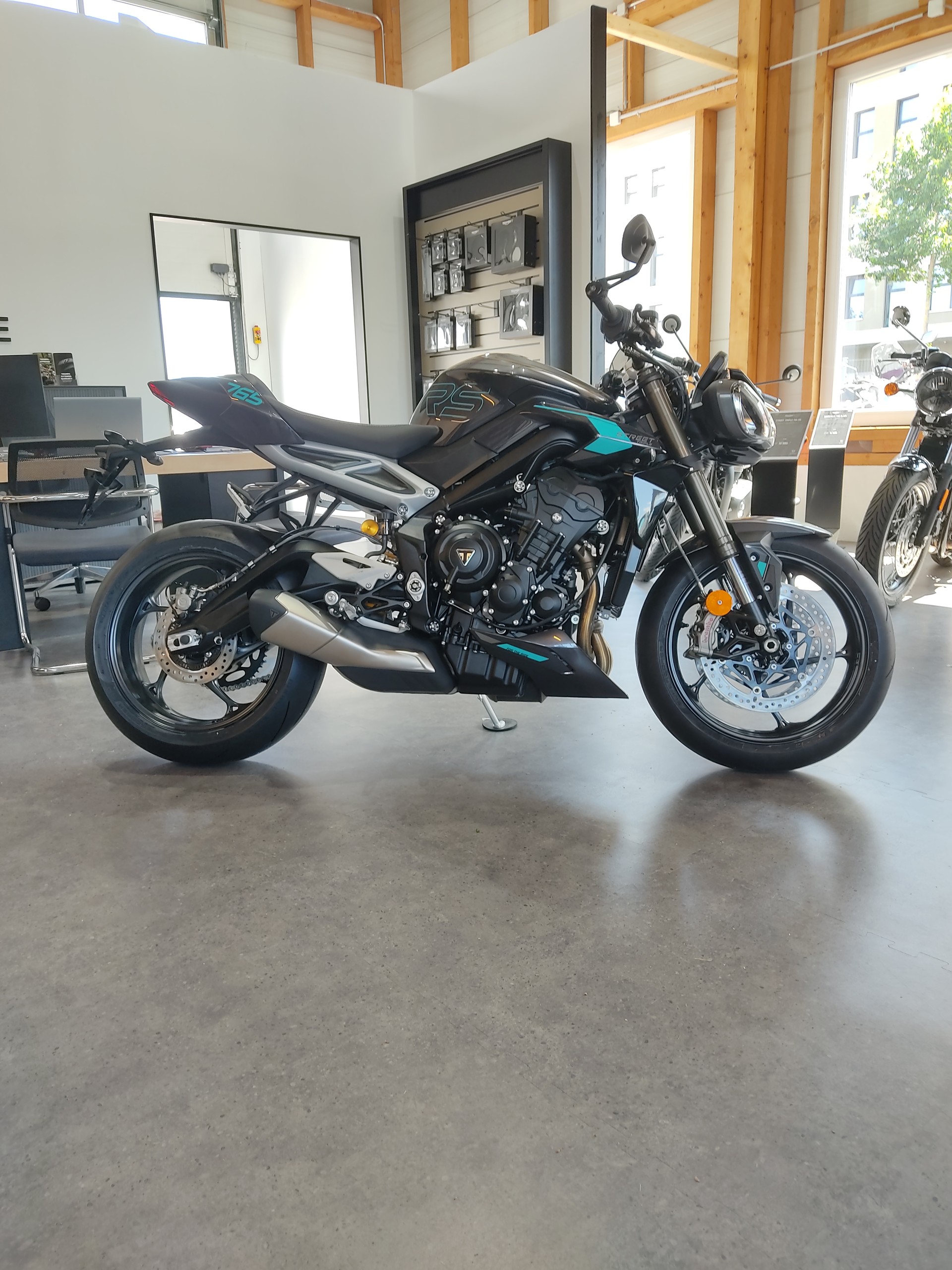 TRIUMPH Street Triple 765 RS-showroom-element-1