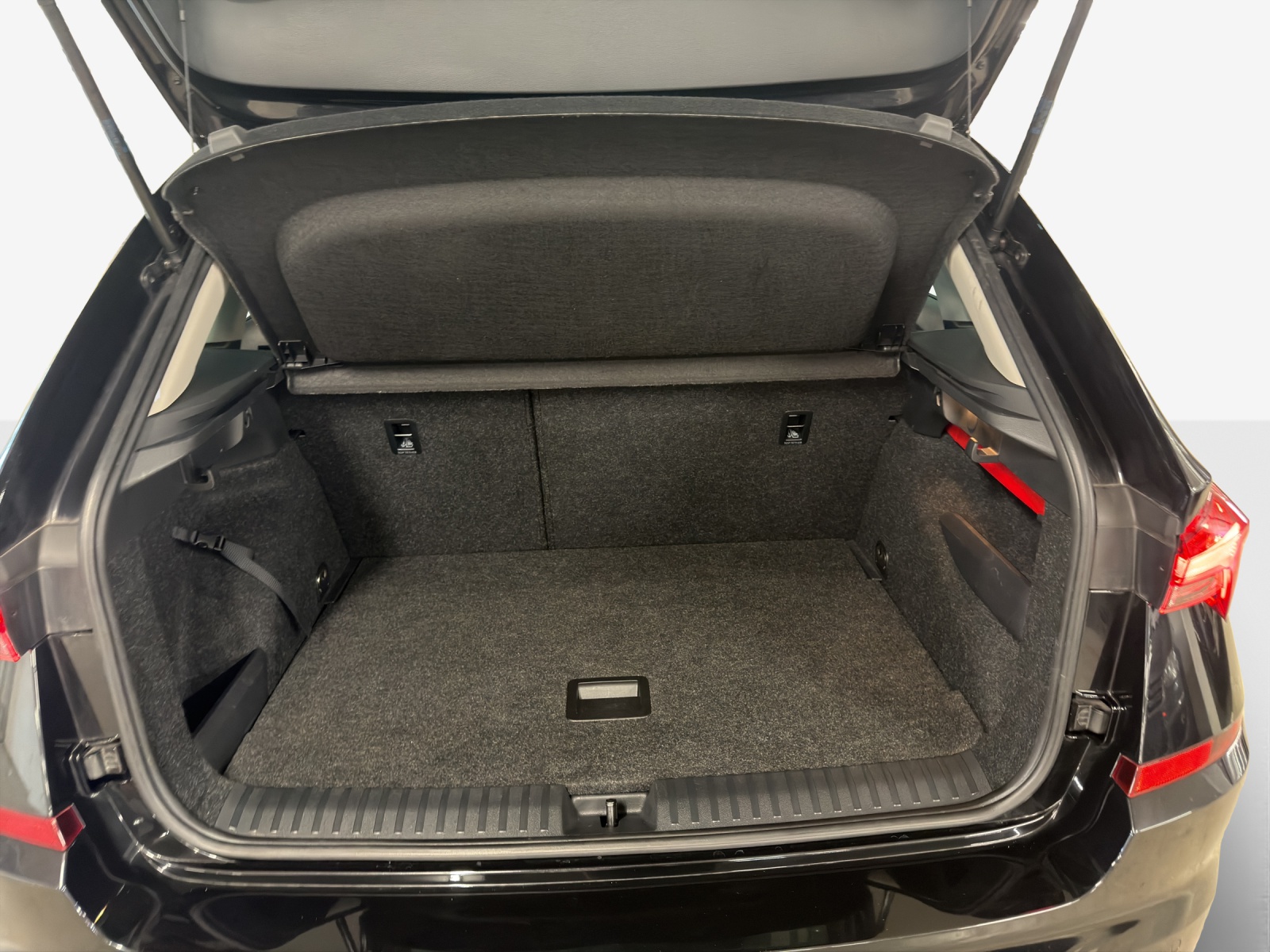 SKODA Kamiq 1.0 TSI Ambition DSG-image-12