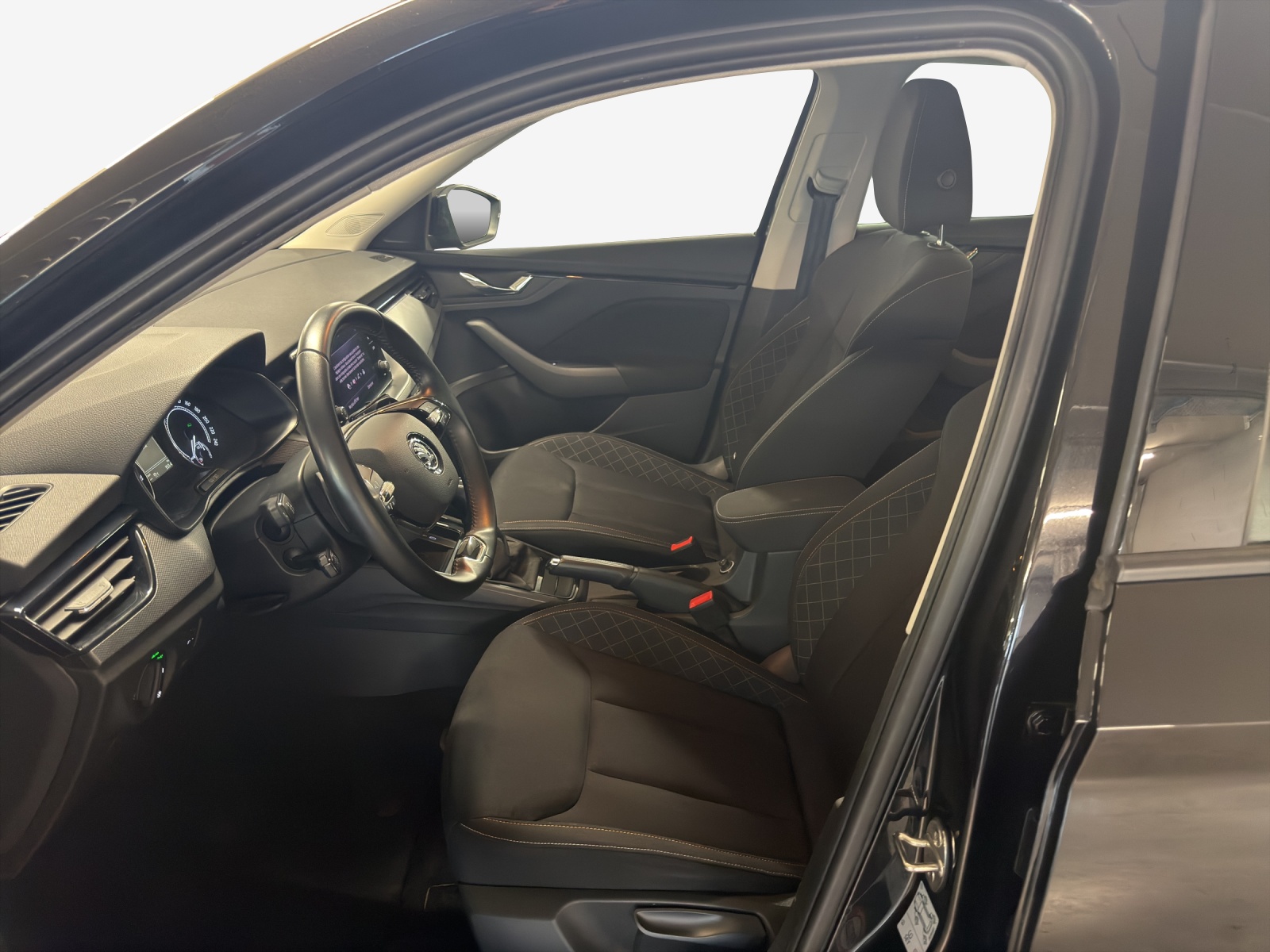 SKODA Kamiq 1.0 TSI Ambition DSG-image-7