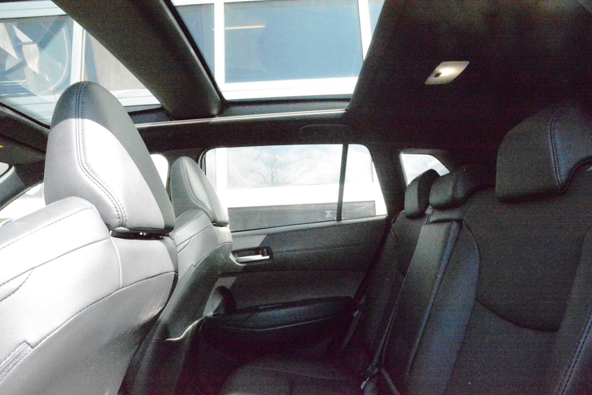 TOYOTA Corolla Cross 2.0 4WD Premium e-CVT-image-15