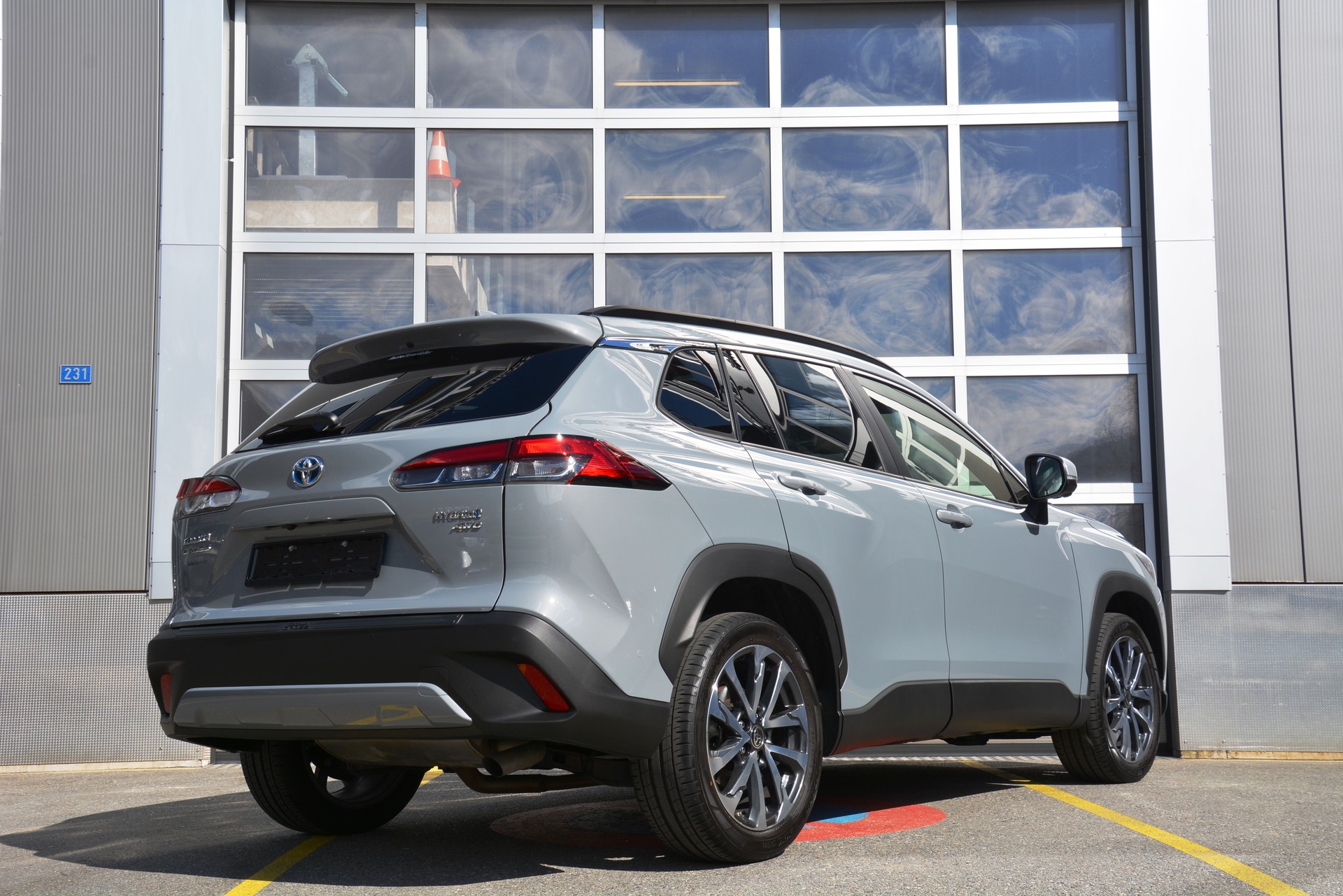 TOYOTA Corolla Cross 2.0 4WD Premium e-CVT-image-1