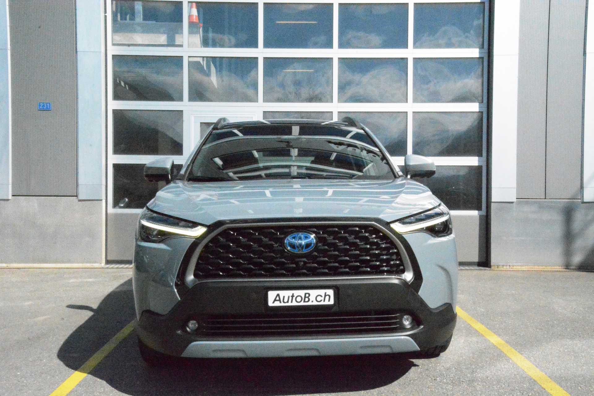 TOYOTA Corolla Cross 2.0 4WD Premium e-CVT-image-2
