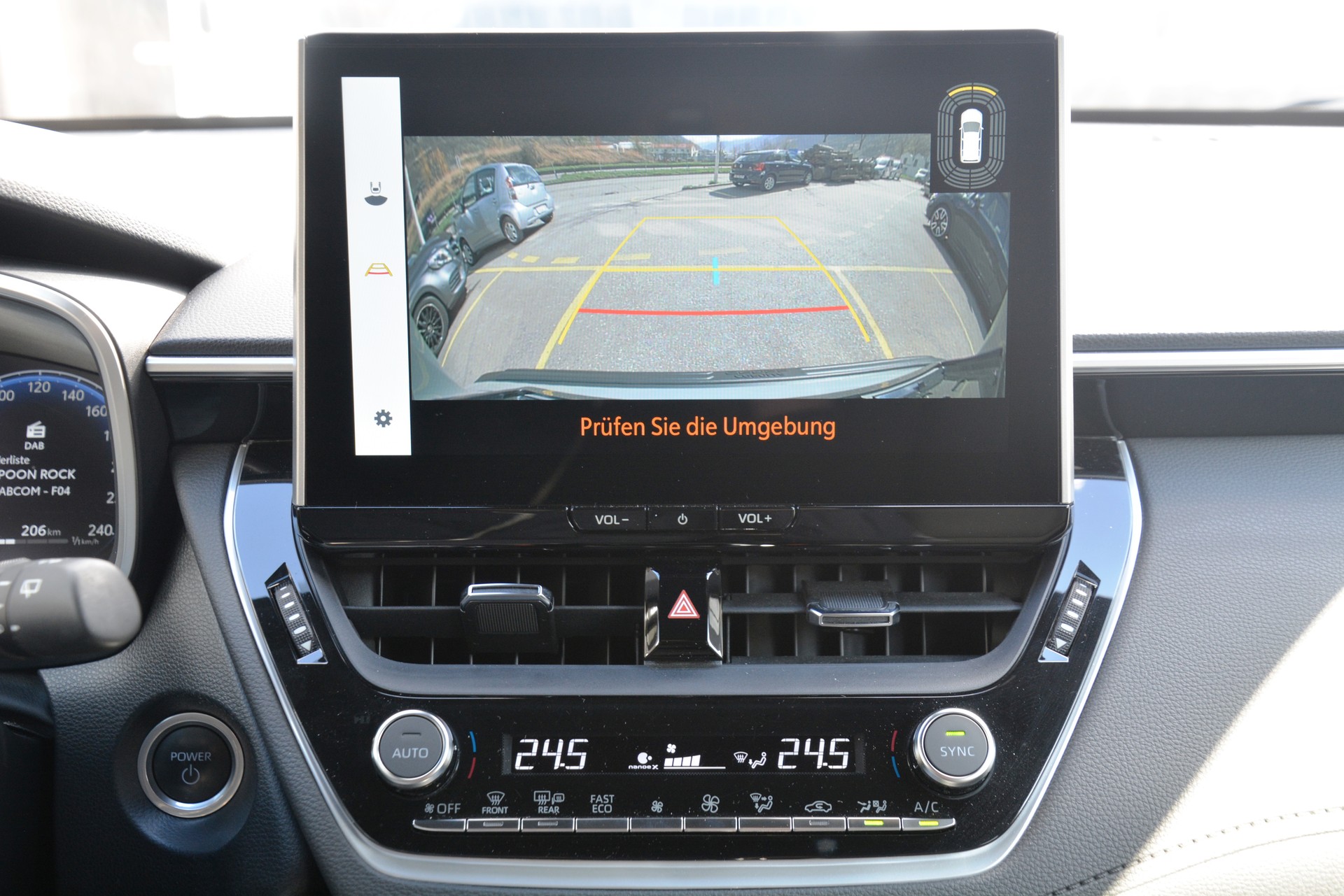 TOYOTA Corolla Cross 2.0 4WD Premium e-CVT-image-9
