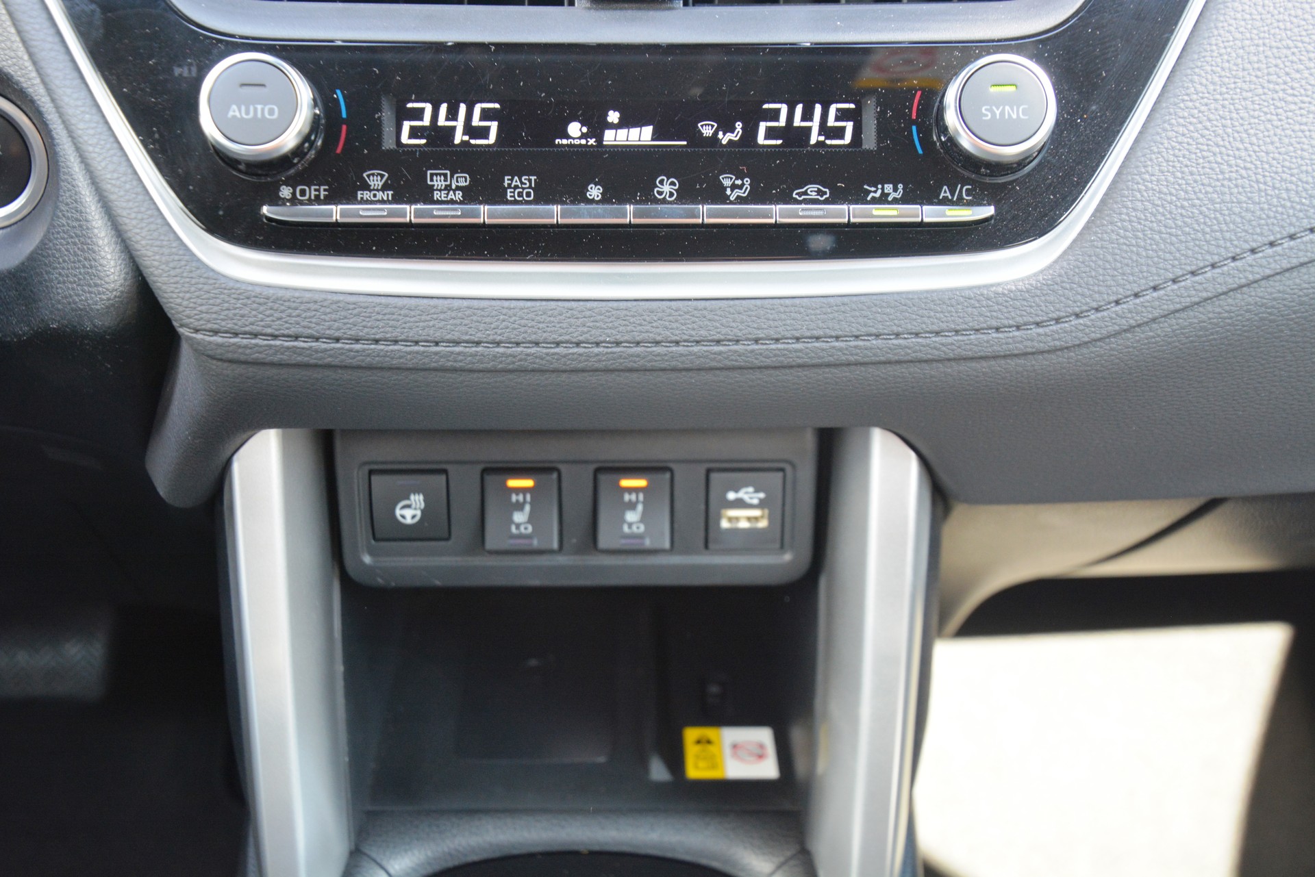 TOYOTA Corolla Cross 2.0 4WD Premium e-CVT-image-11